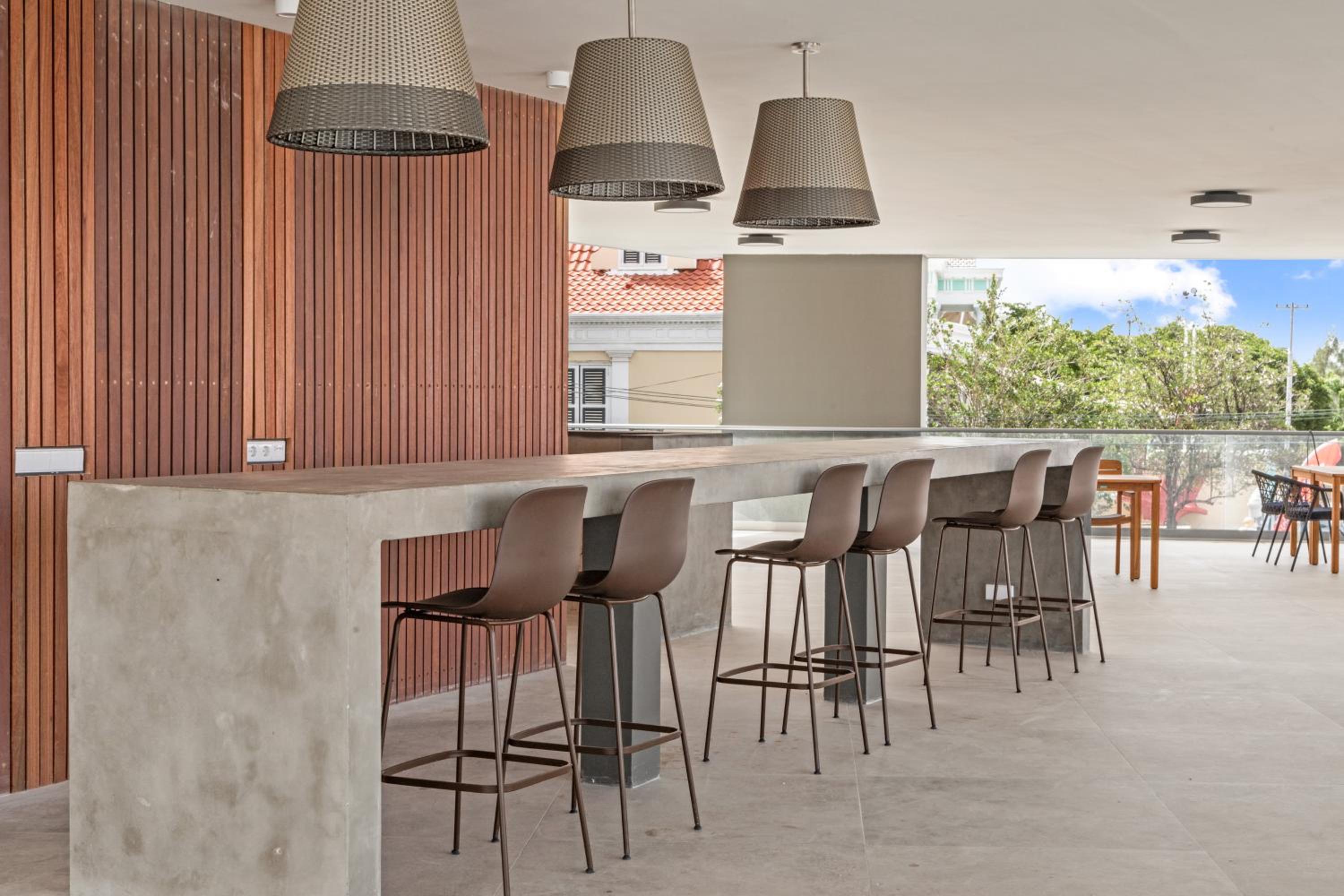 The Wharf 7E city apartment, overlooking Annabay, downtown Willemstad