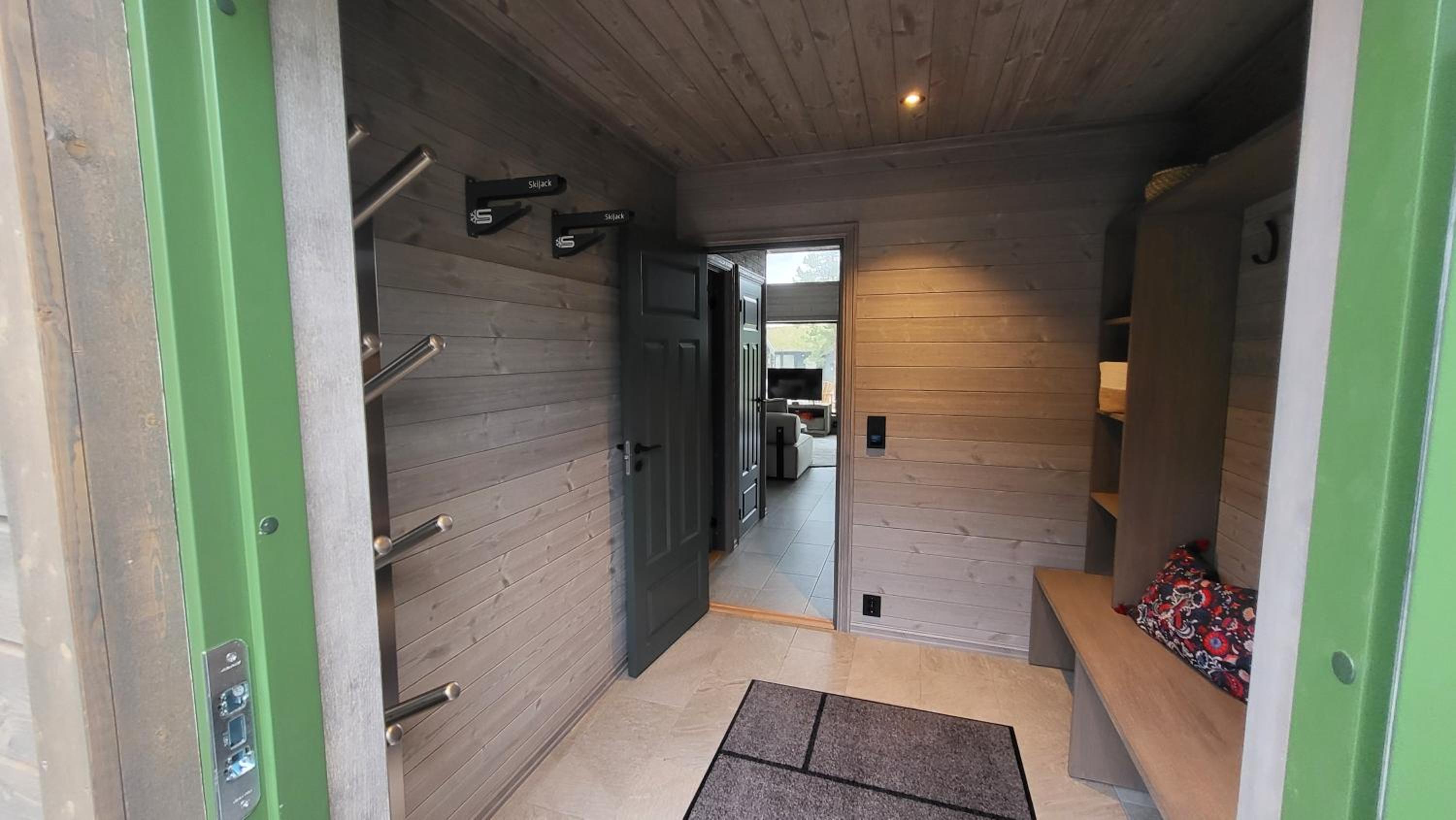 Stylishly furnished chalet with a large terrace in Vrådal view 4