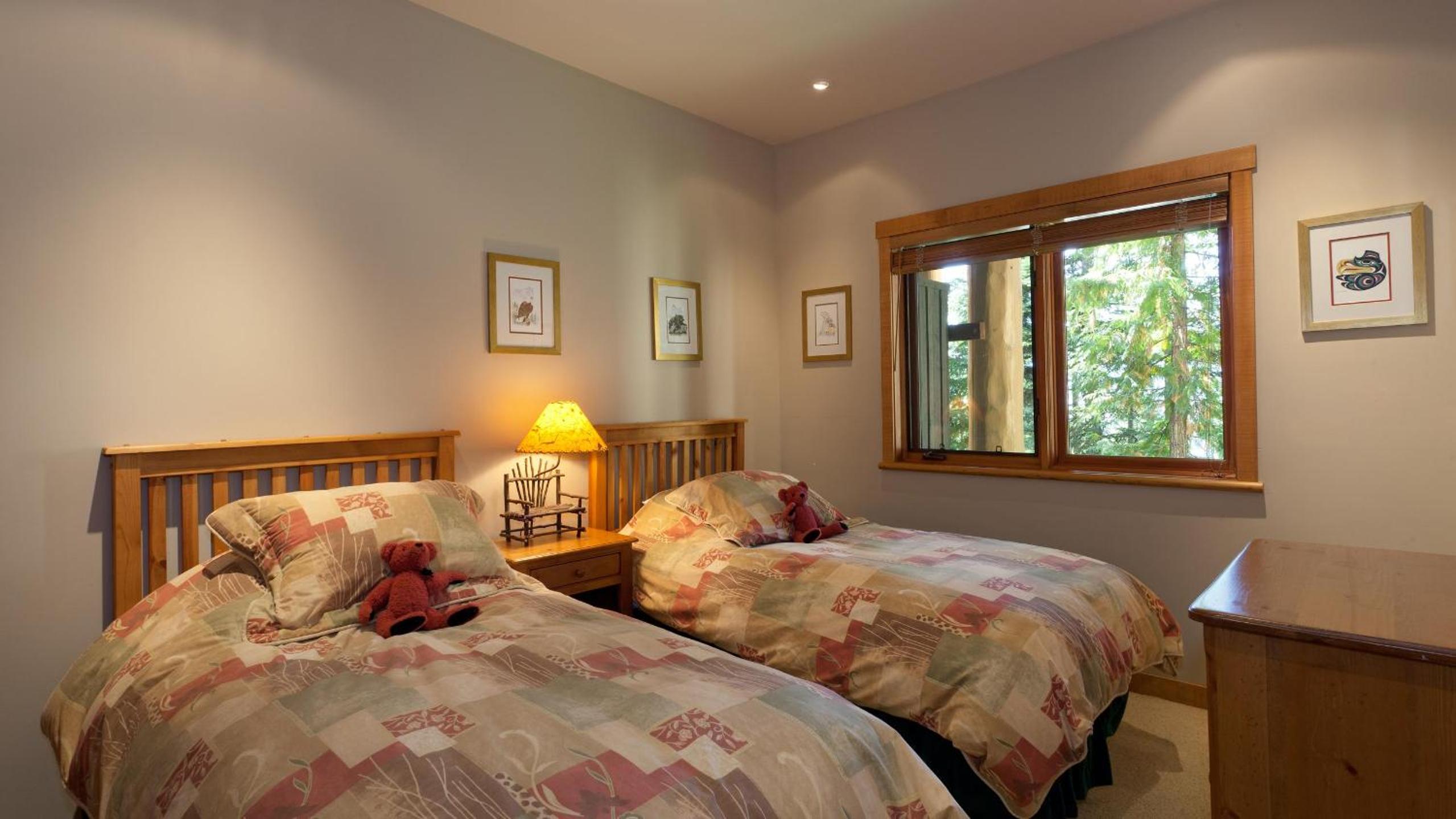 Taluswood 41 | Spacious Cabin-Style Home w/ Ski Access, Private Hot Tub & Media Den