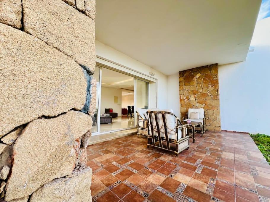 Riverside 3BR Farm - Pool & Stunning Views