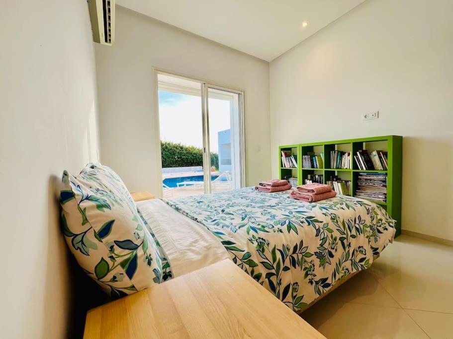 Riverside 3BR Farm - Pool & Stunning Views
