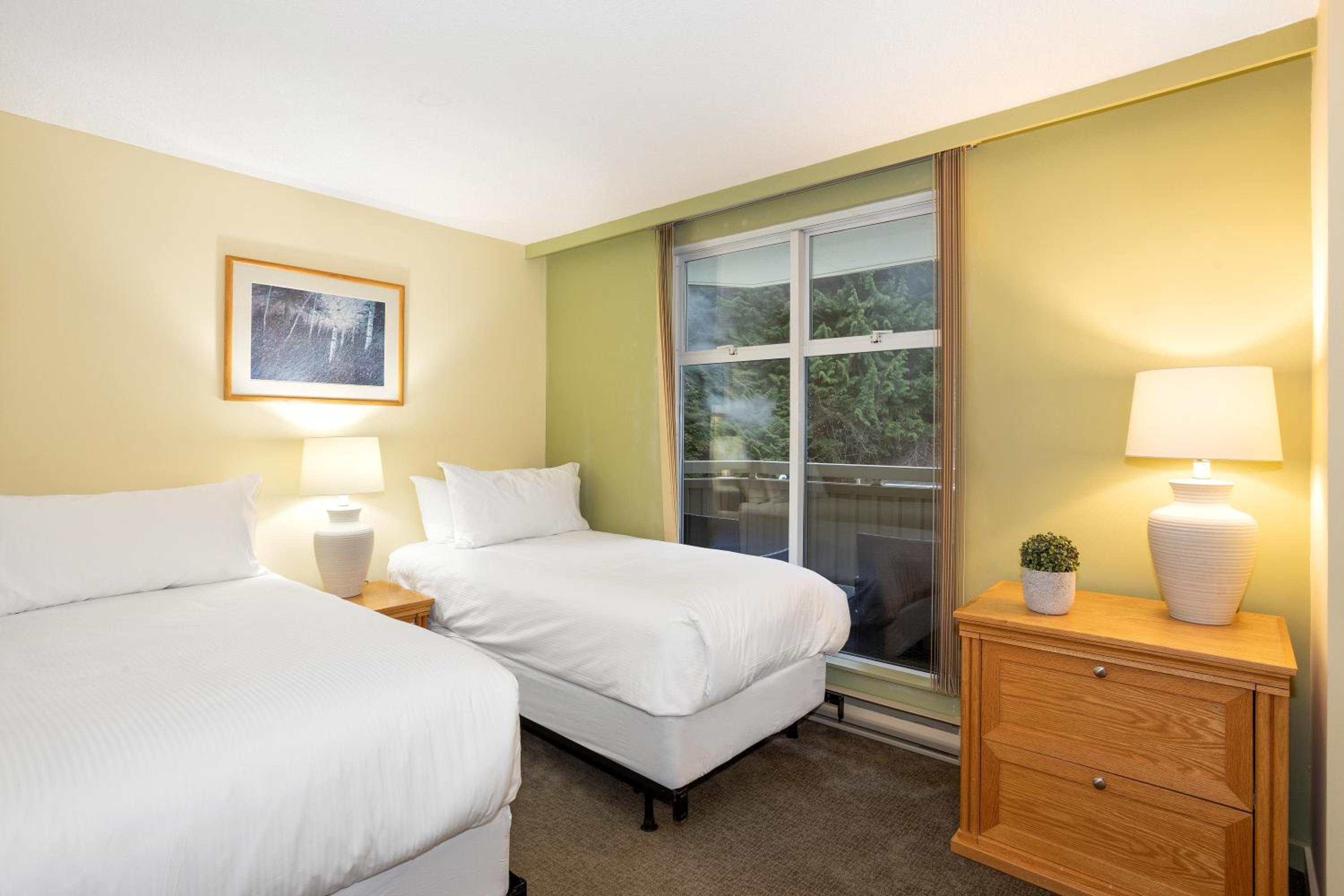 Woodrun Lodge 306 | Budget-friendly Ski-in-Ski-out Condo w/ Heated Pool, Hot Tub, Fireplace