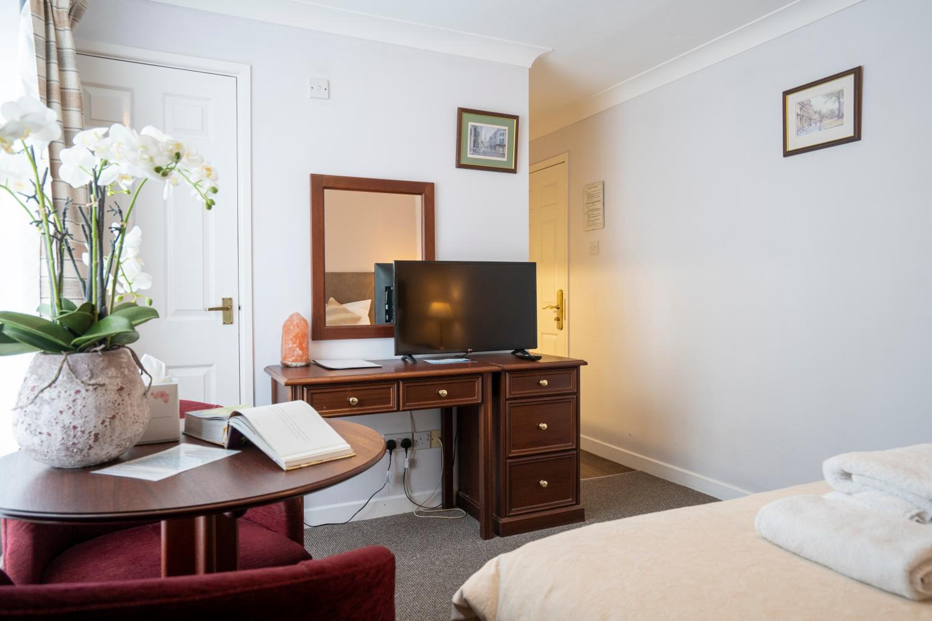 Oxford Vacations - Marlborough House - Guest House - Property Image 6