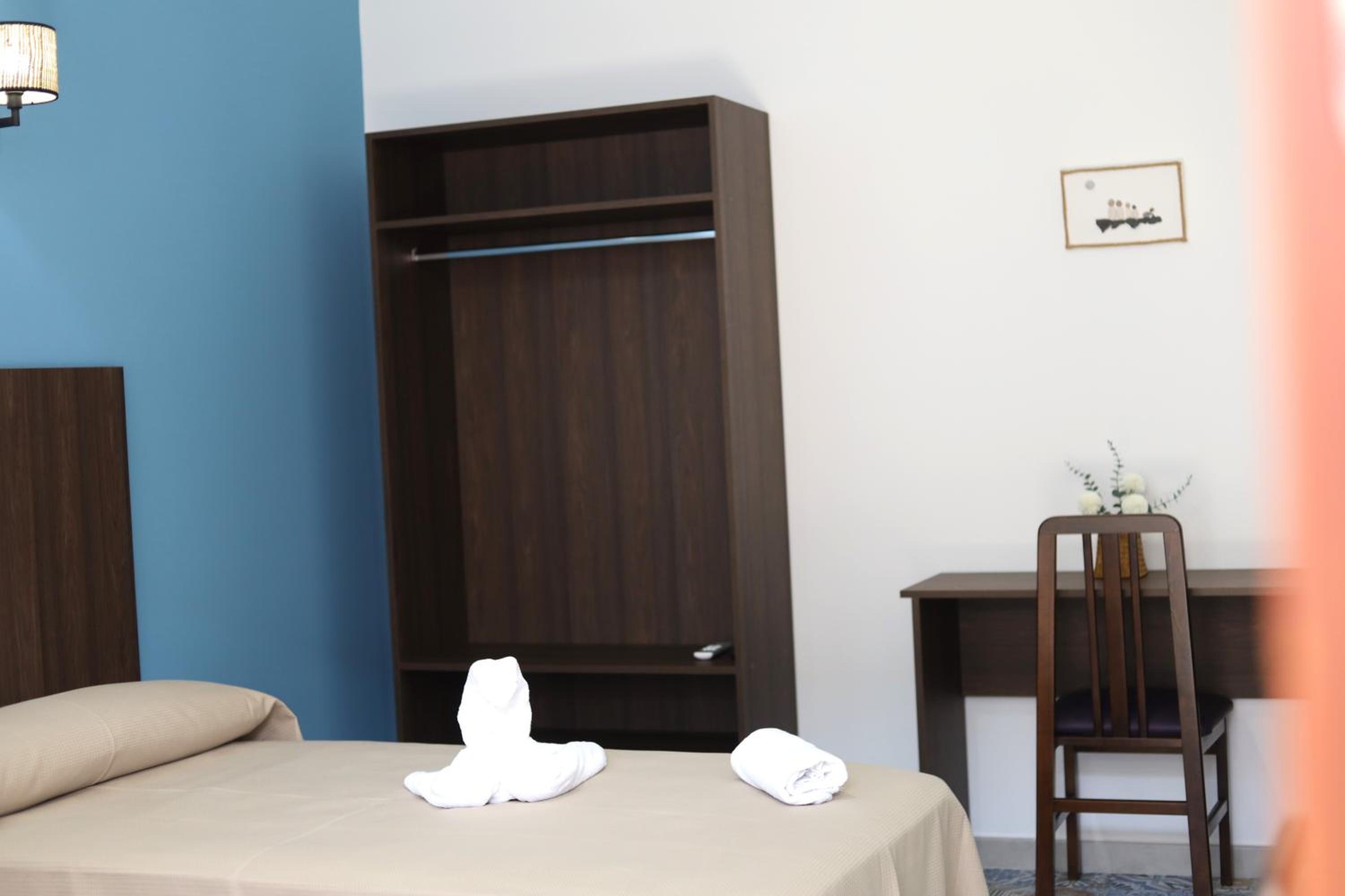 Hospedium DLJ Hostal La Paz