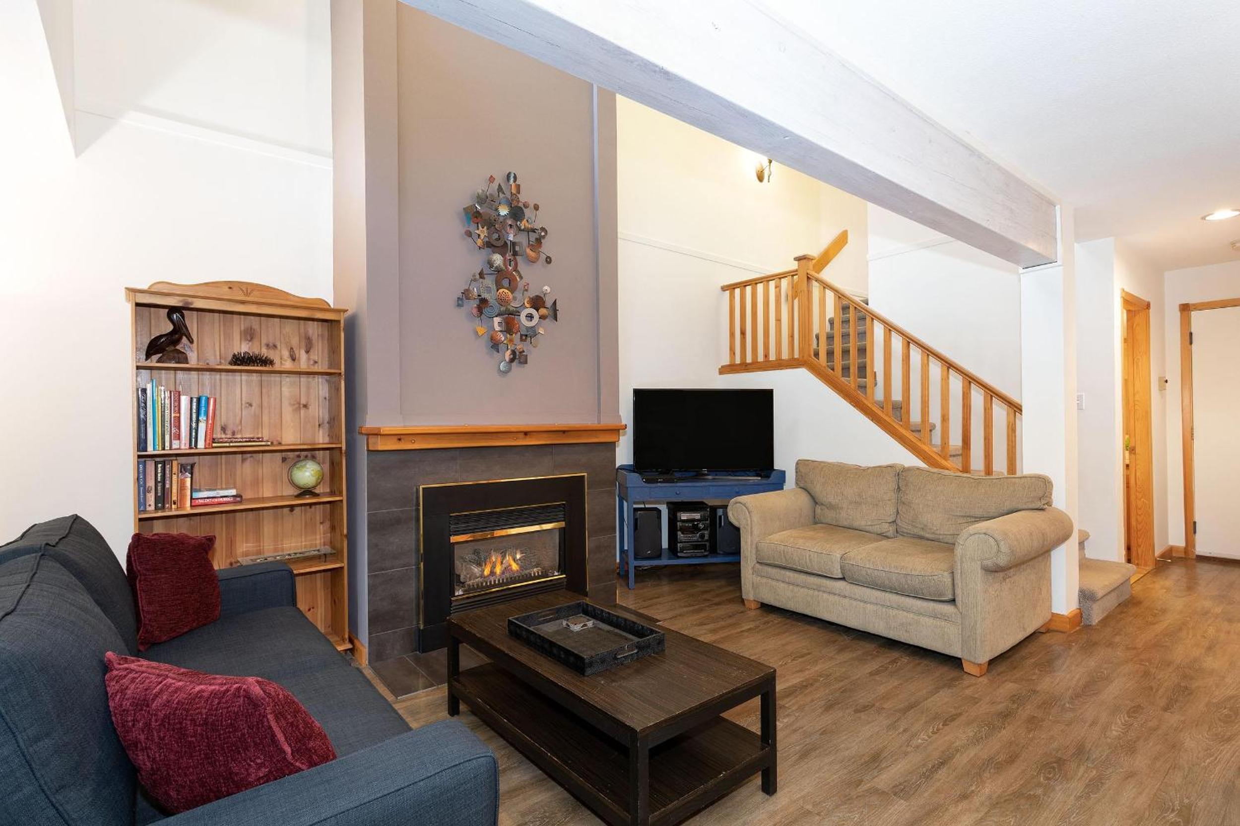 Forest Trails 9 - Walk or Shuttle to Skiing, Fireplace, Private Garage, Free Parking