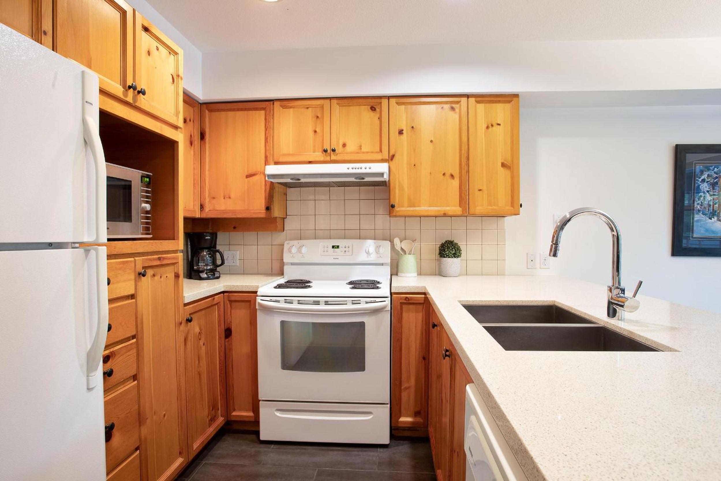 Forest Trails 9 - Walk or Shuttle to Skiing, Fireplace, Private Garage, Free Parking