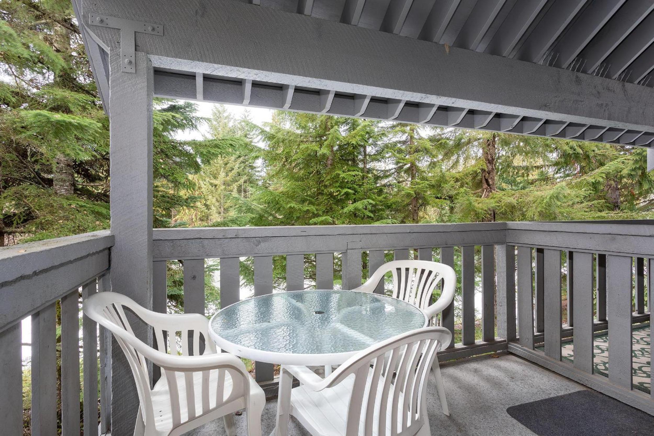 Forest Trails 9 - Walk or Shuttle to Skiing, Fireplace, Private Garage, Free Parking