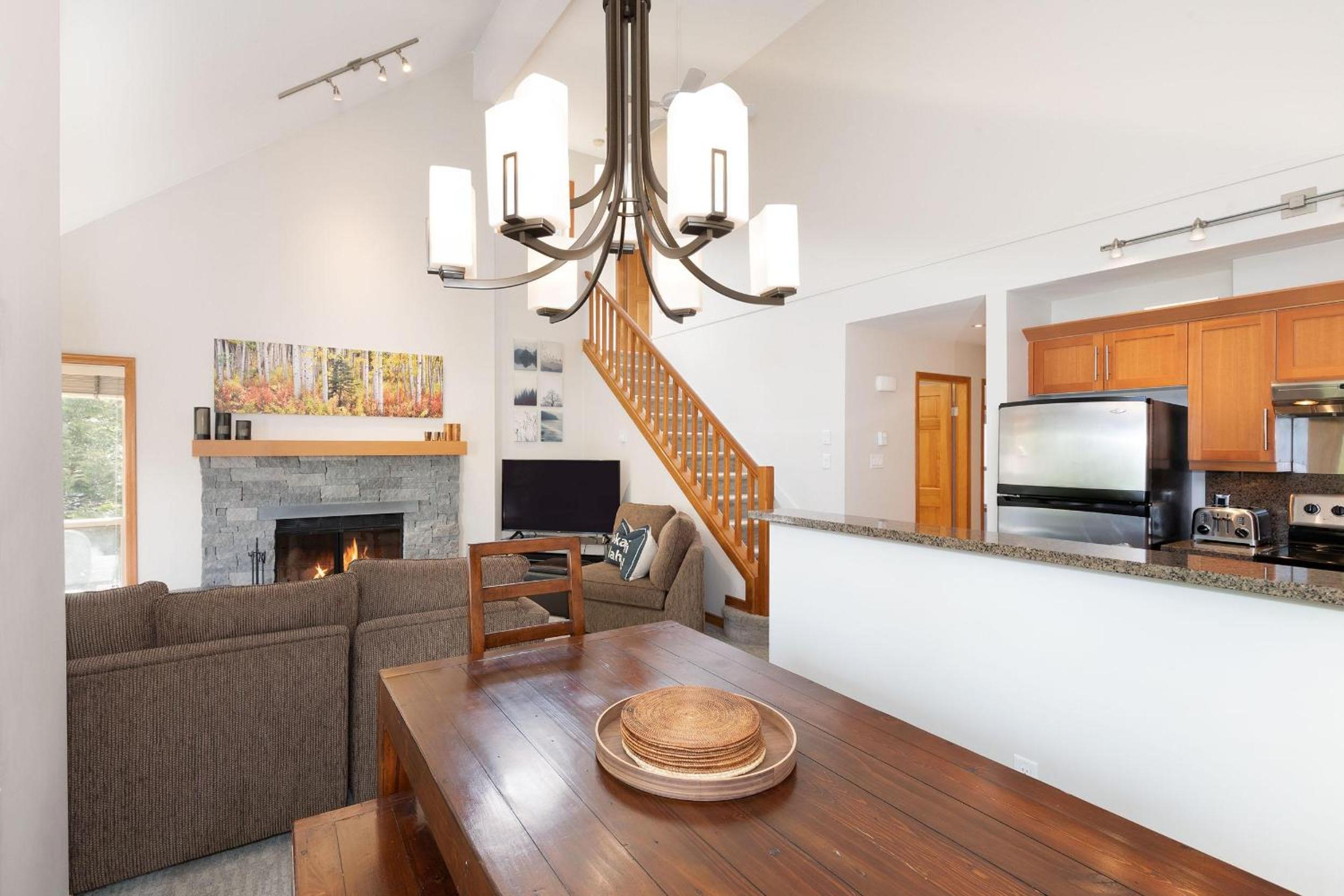 Painted Cliff 4 - Pet-Friendly, Ski-in-Ski-Out, Secure Parking, Communal Hot Tub