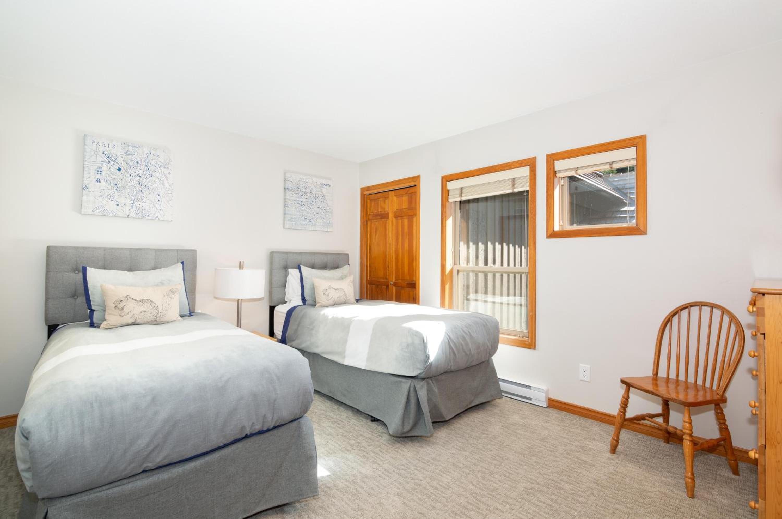 Painted Cliff 4 - Pet-Friendly, Ski-in-Ski-Out, Secure Parking, Communal Hot Tub