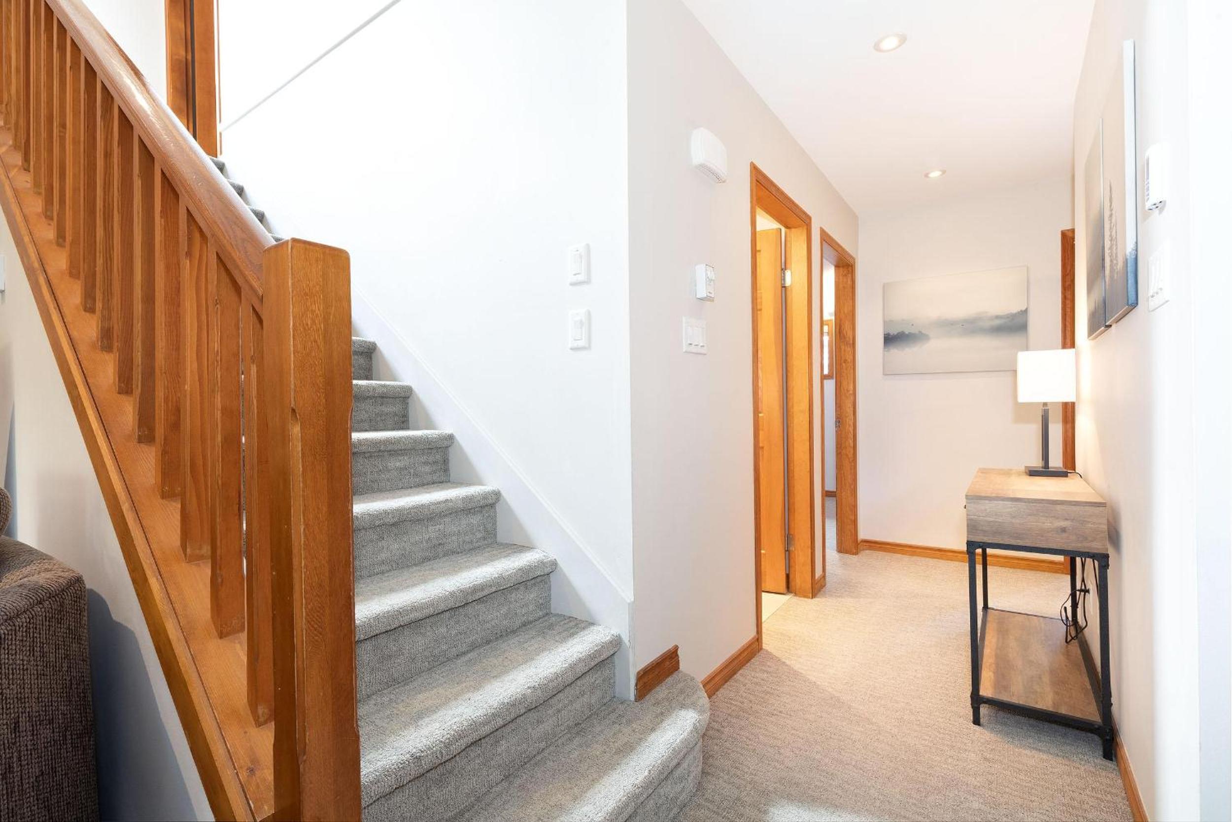 Painted Cliff 4 - Pet-Friendly, Ski-in-Ski-Out, Secure Parking, Communal Hot Tub