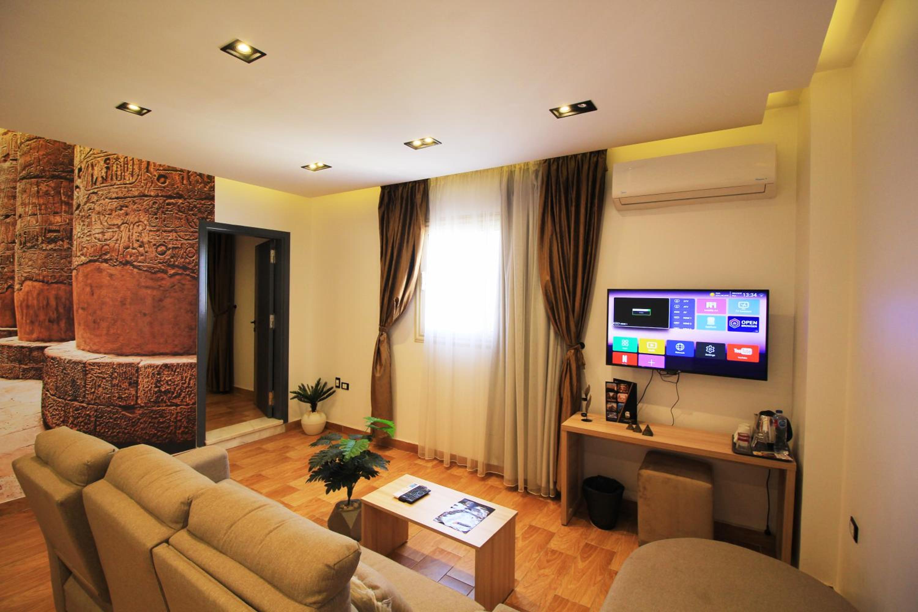 Sphinx Palm View