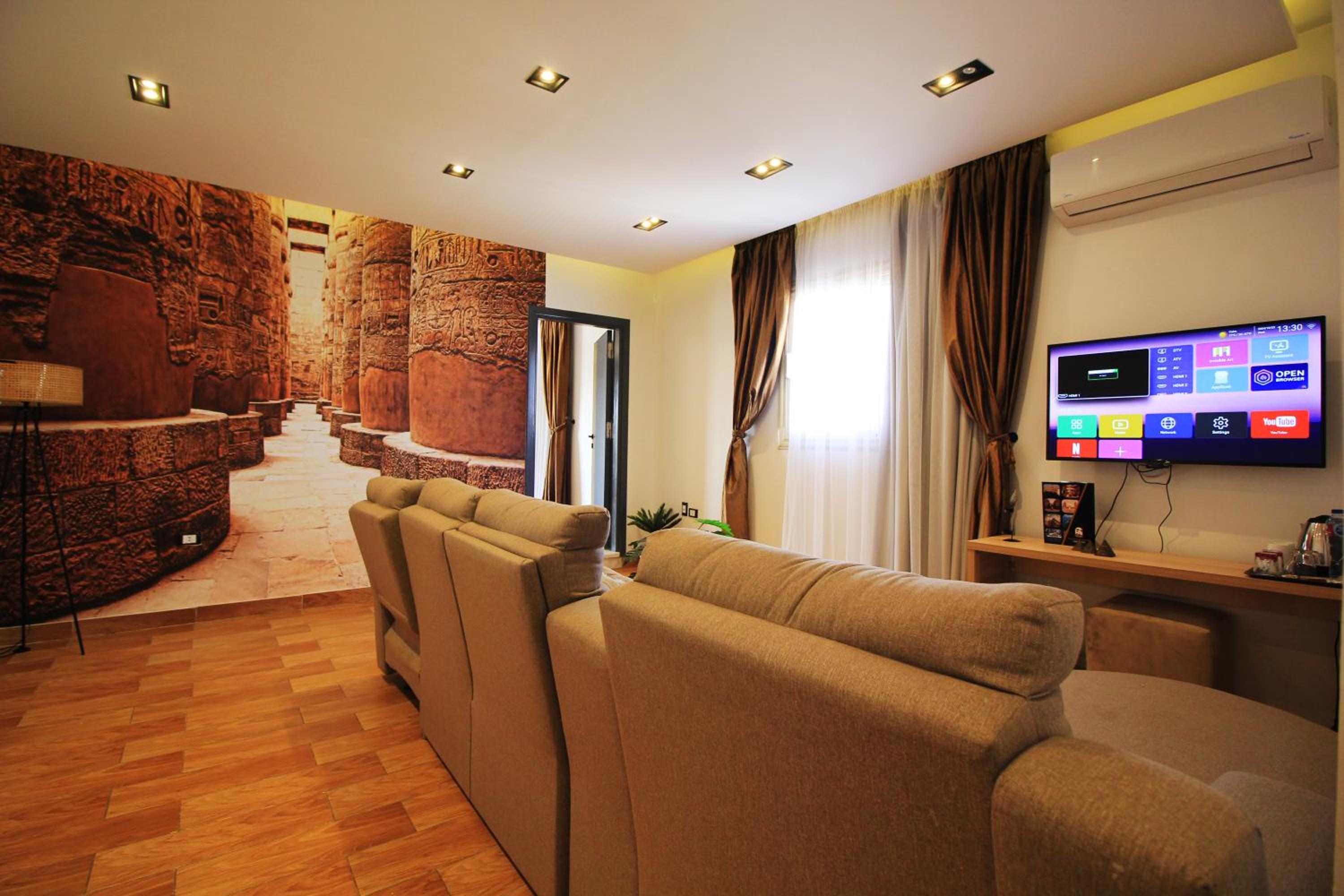 Sphinx Palm View
