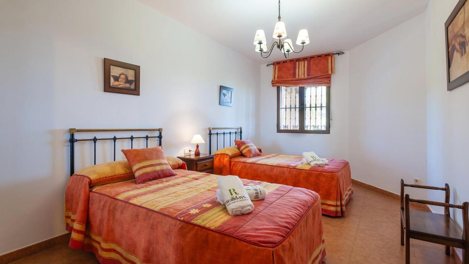 Azuara 3 Dormitorios Los Villares by Ruralidays