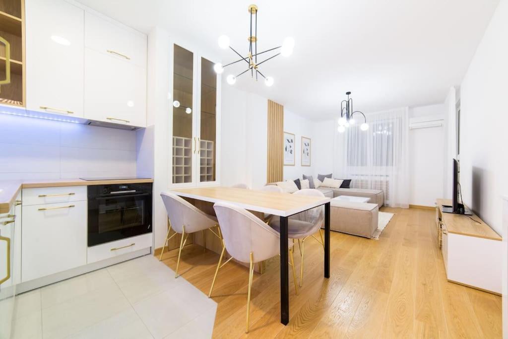 White lux apartment & parking