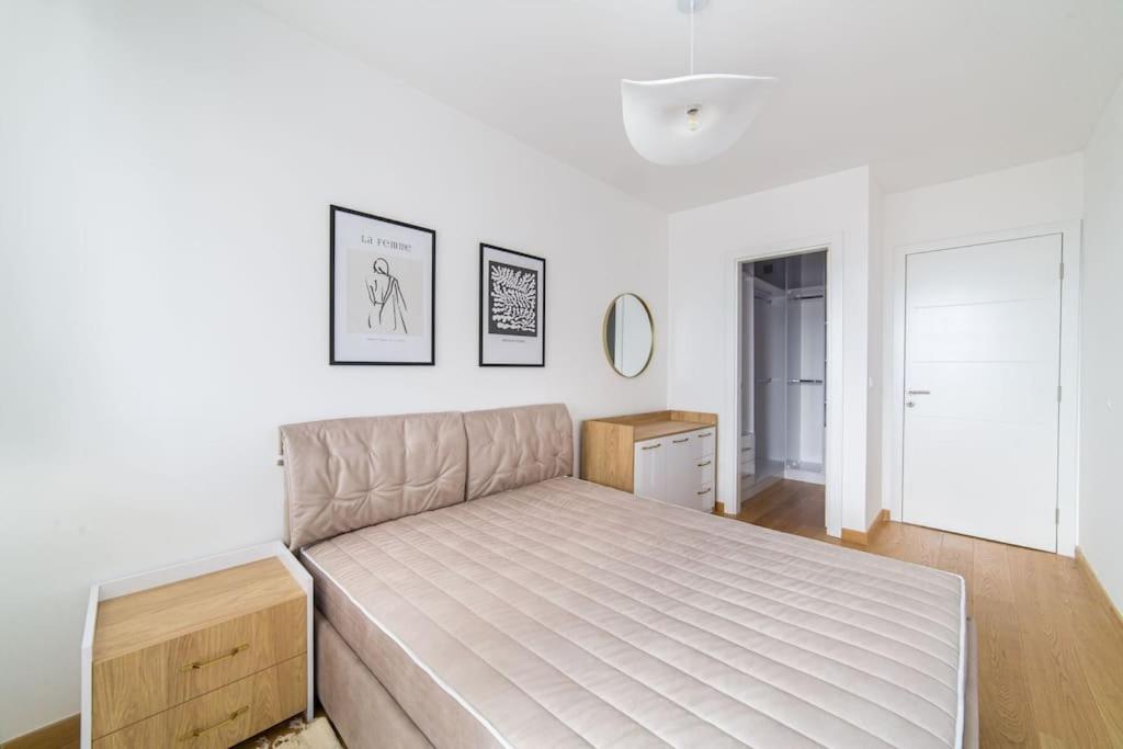 White lux apartment & parking