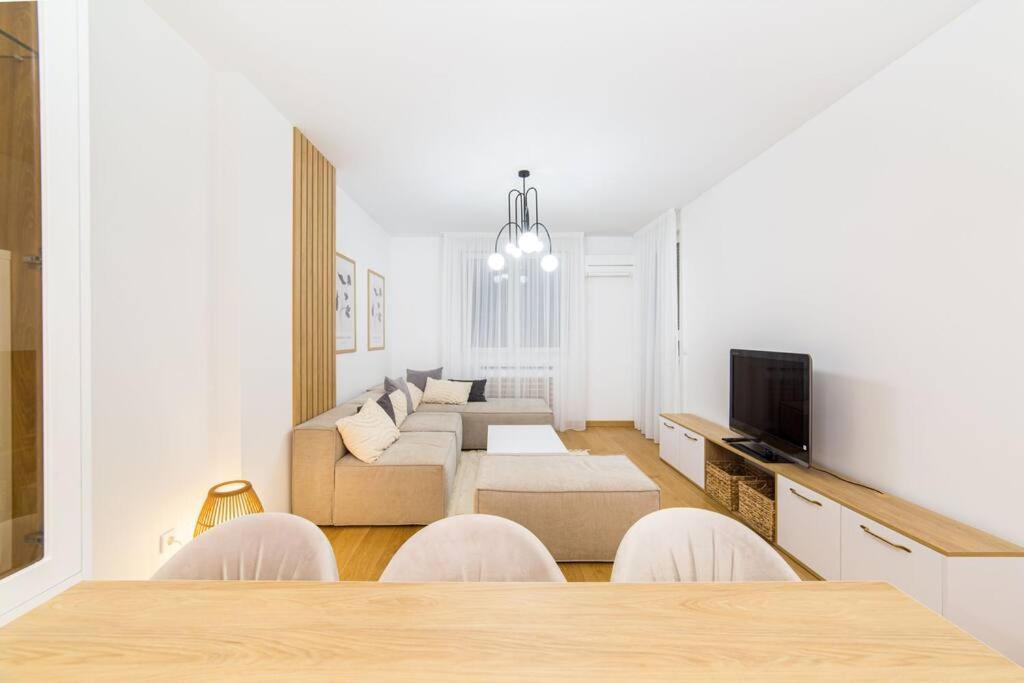 White lux apartment & parking