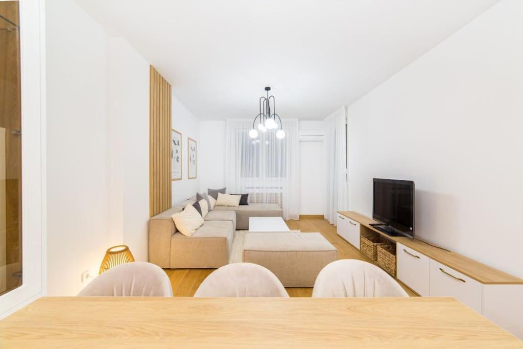 White lux apartment & parking
