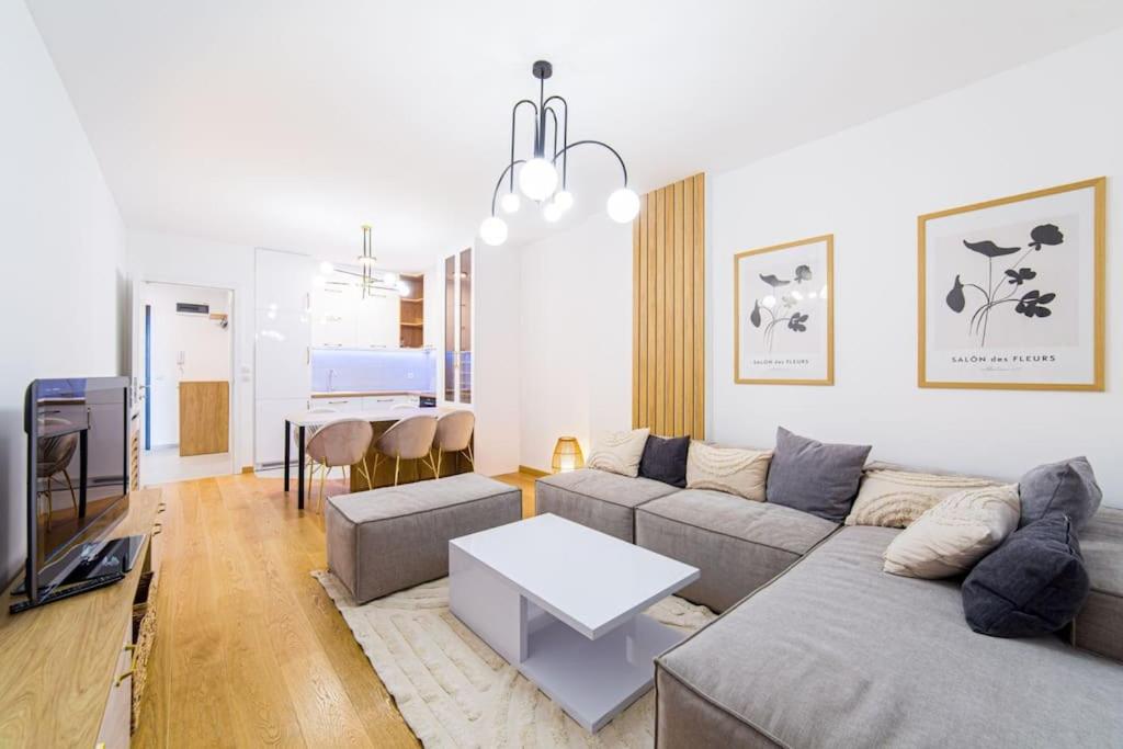 White lux apartment & parking