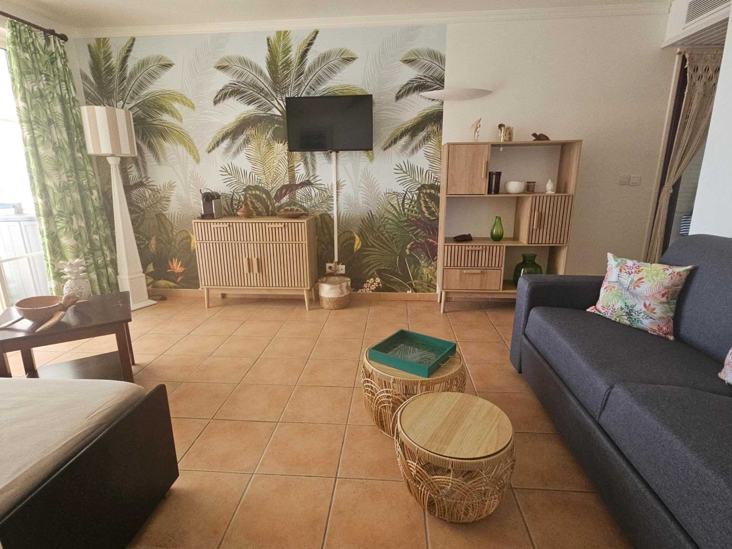 TI OASIS Dominica - Piscine et Plage Village-Club, 1 chambre 1 salon view 3