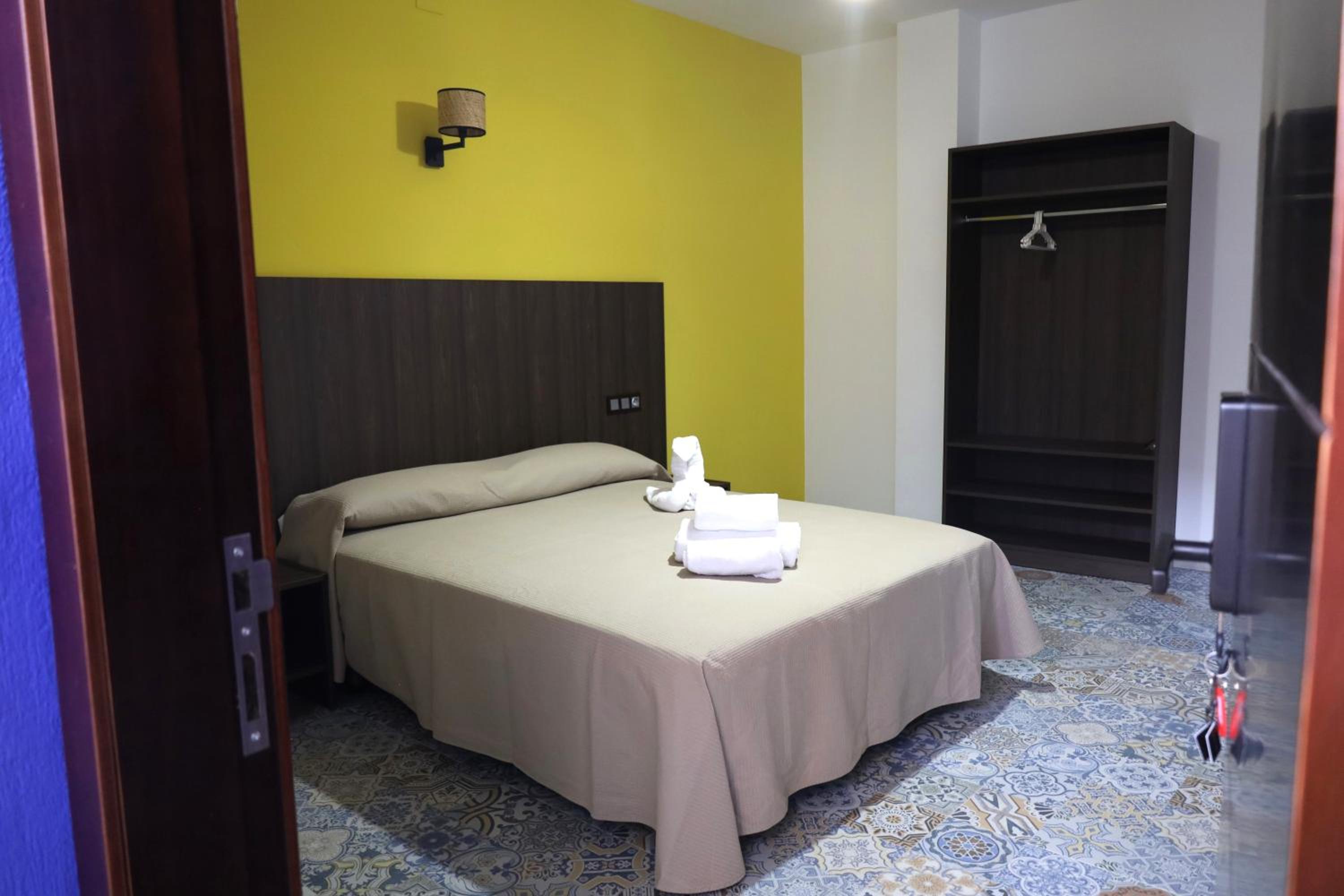 Hospedium DLJ Hostal La Paz