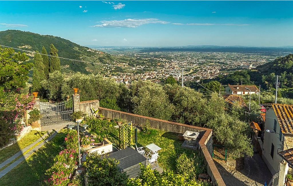 VILLA Castel del Monte - Panoramic Tuscan Villa with Jacuzzi view 3