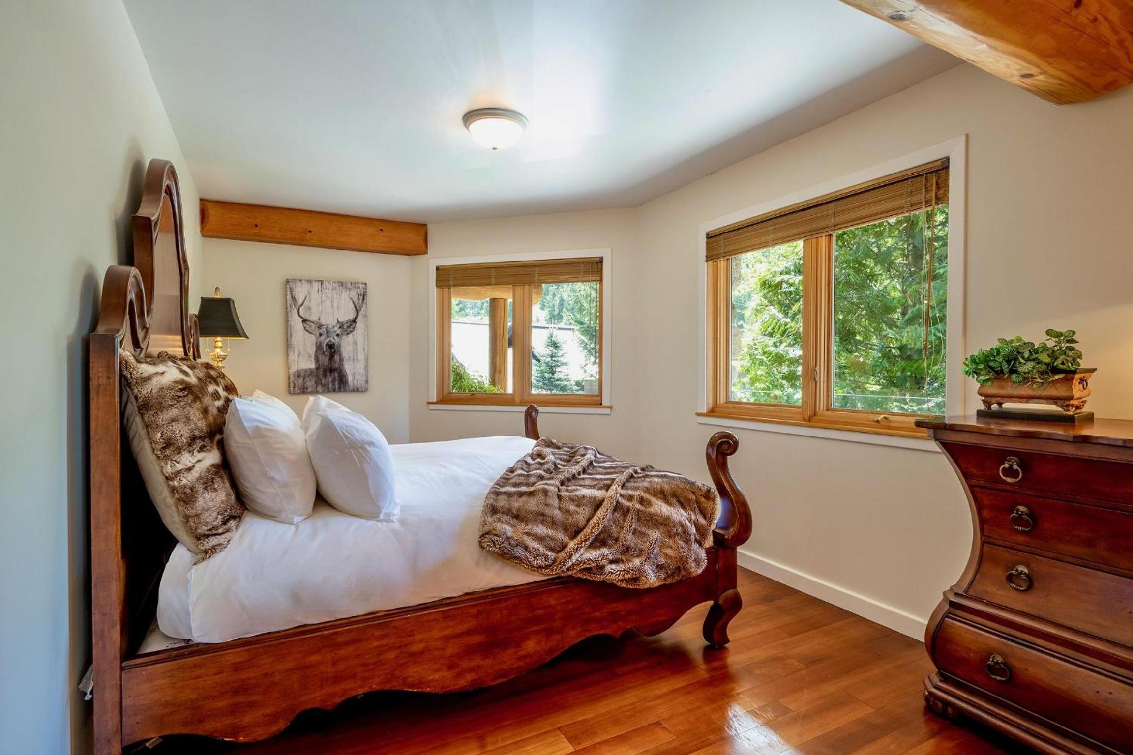 Snowridge Retreat - 150m to Ski Run, Hot Tub, Pool Table, Iconic Ski View