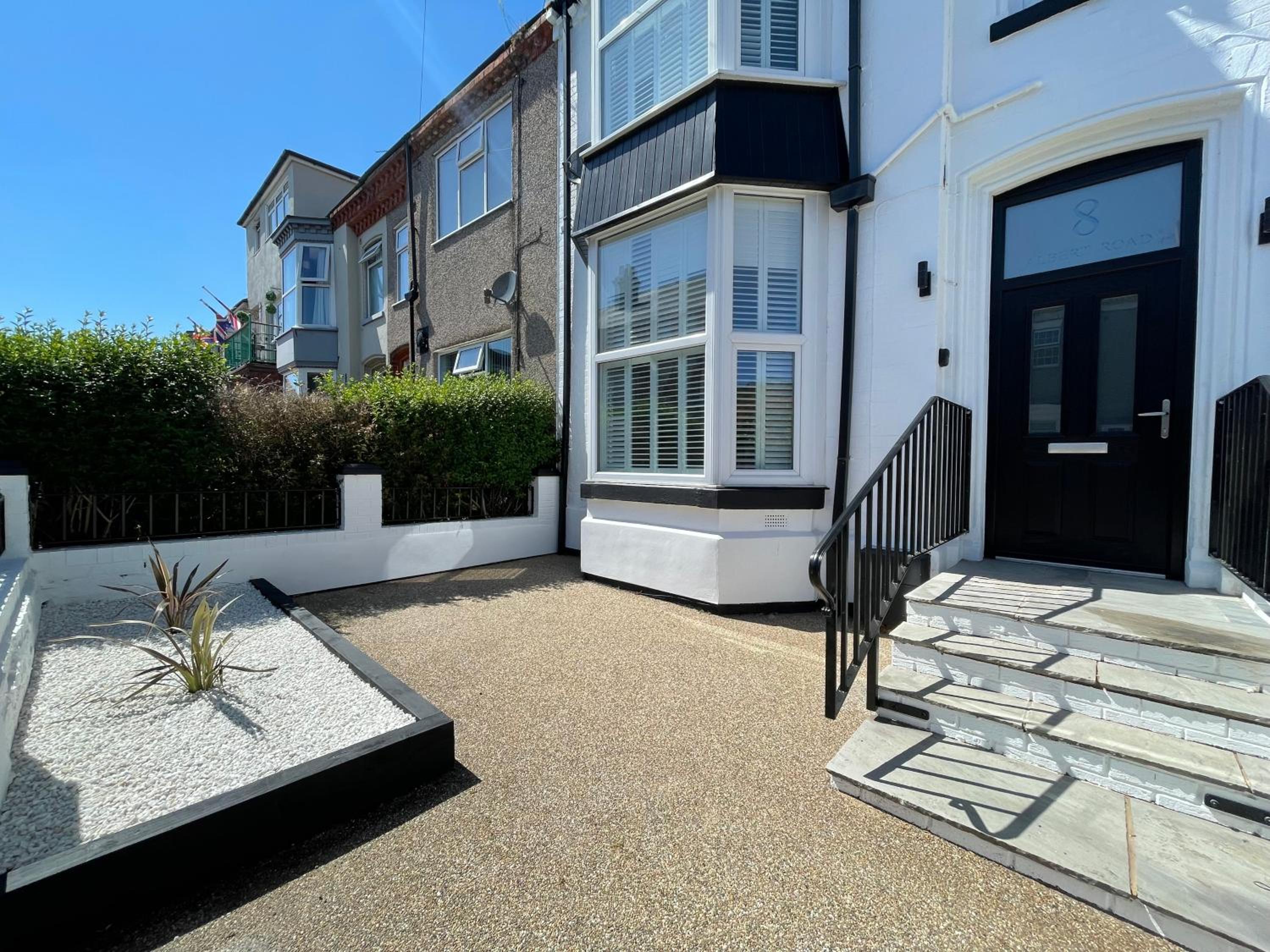 Driftwood House - seaside house entire property view 2