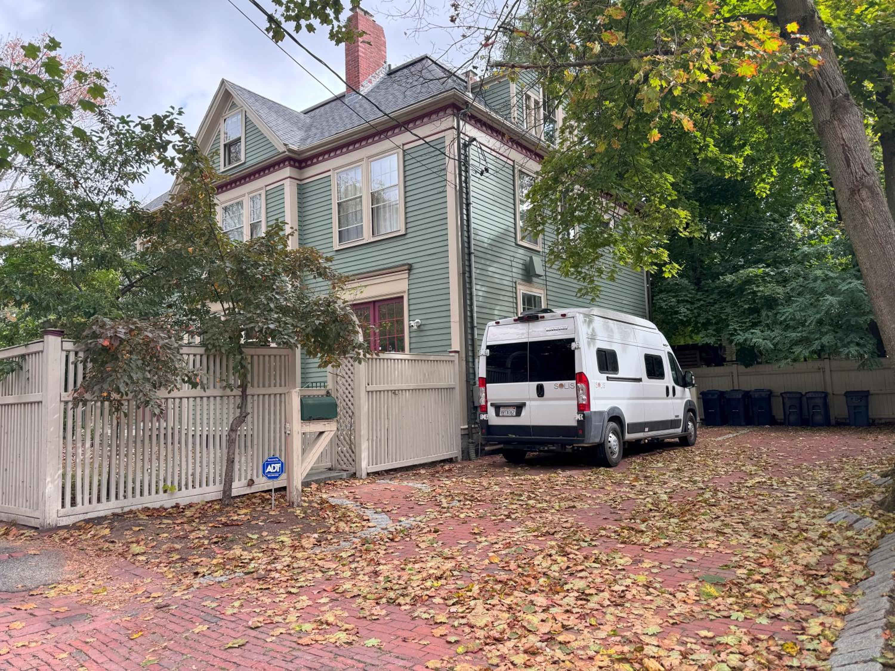 Harvard Rooms - 2BR Retreat adjacent to university
