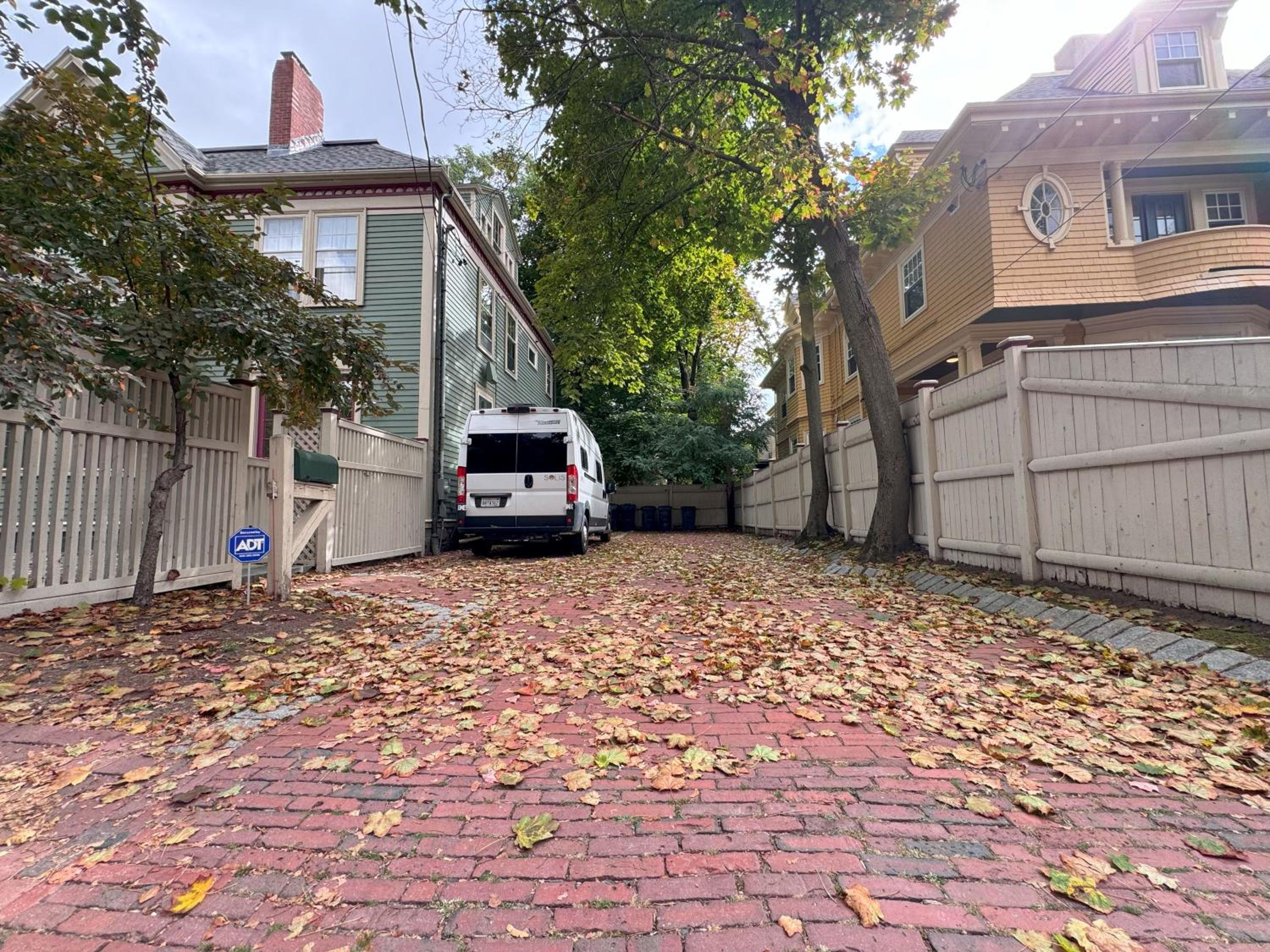 Harvard Rooms - 2BR Retreat adjacent to university