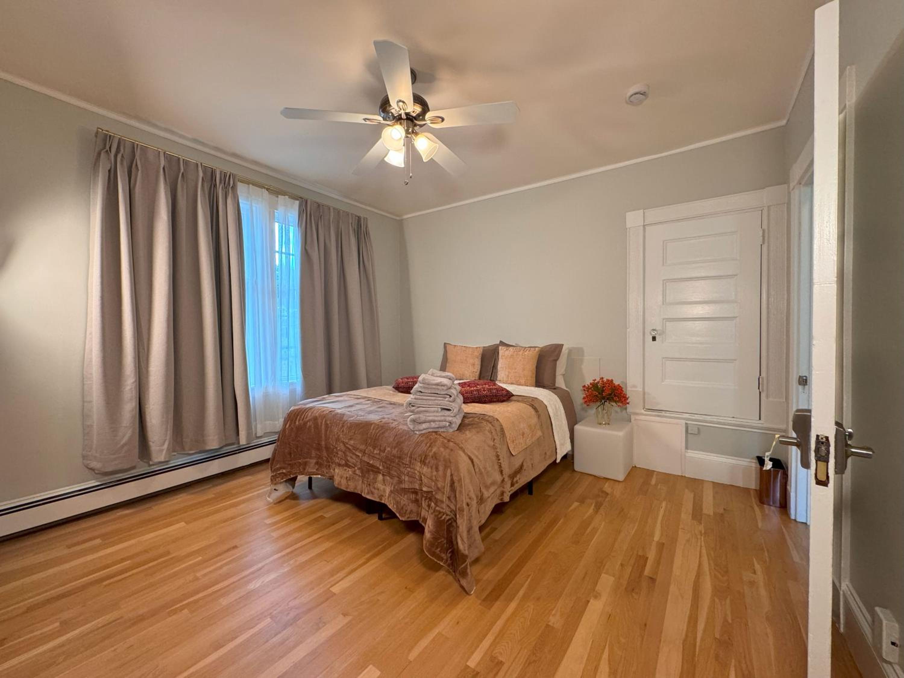 Harvard Rooms - 2BR Retreat adjacent to university