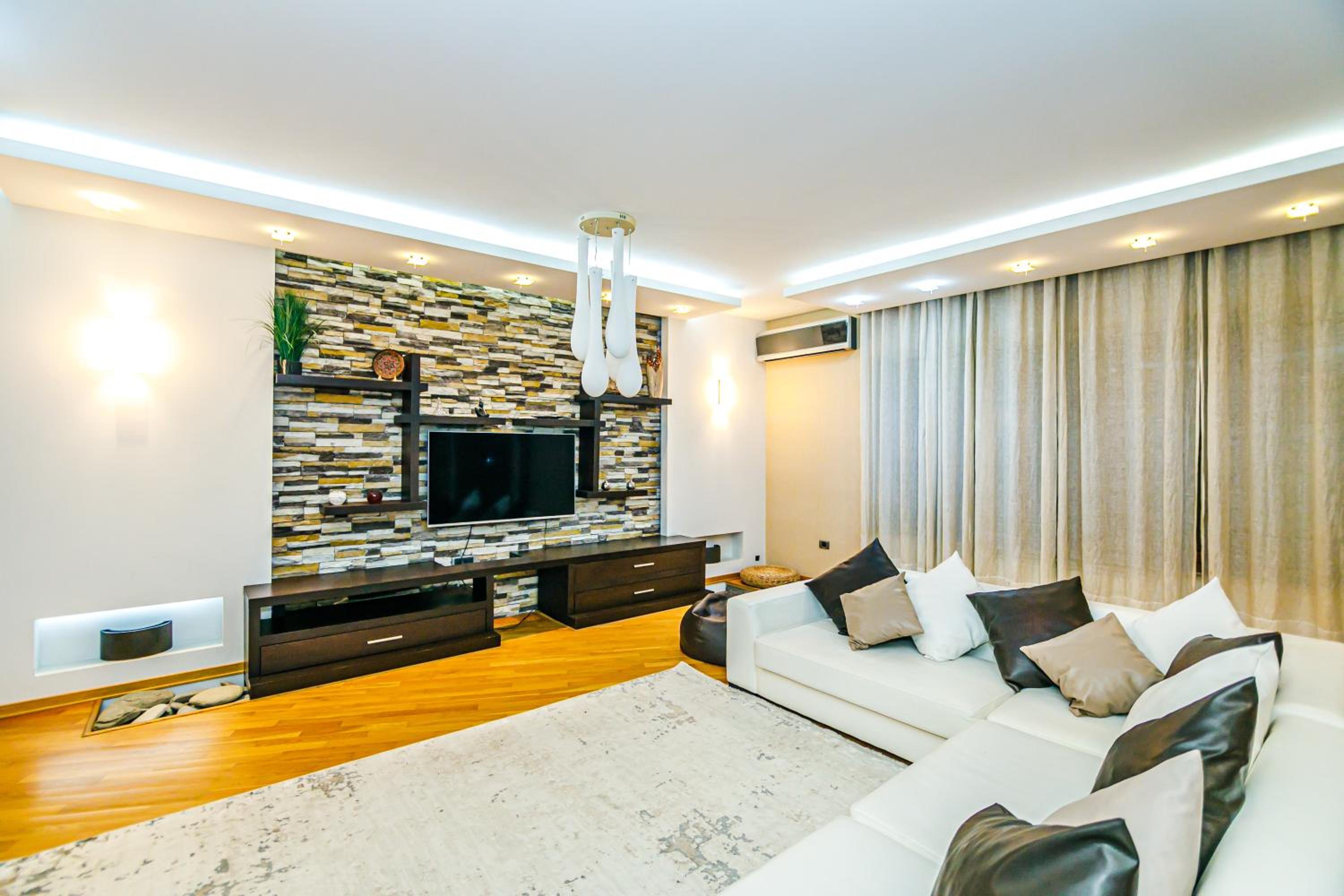 Near Marriot Courtyard 4 bedroom