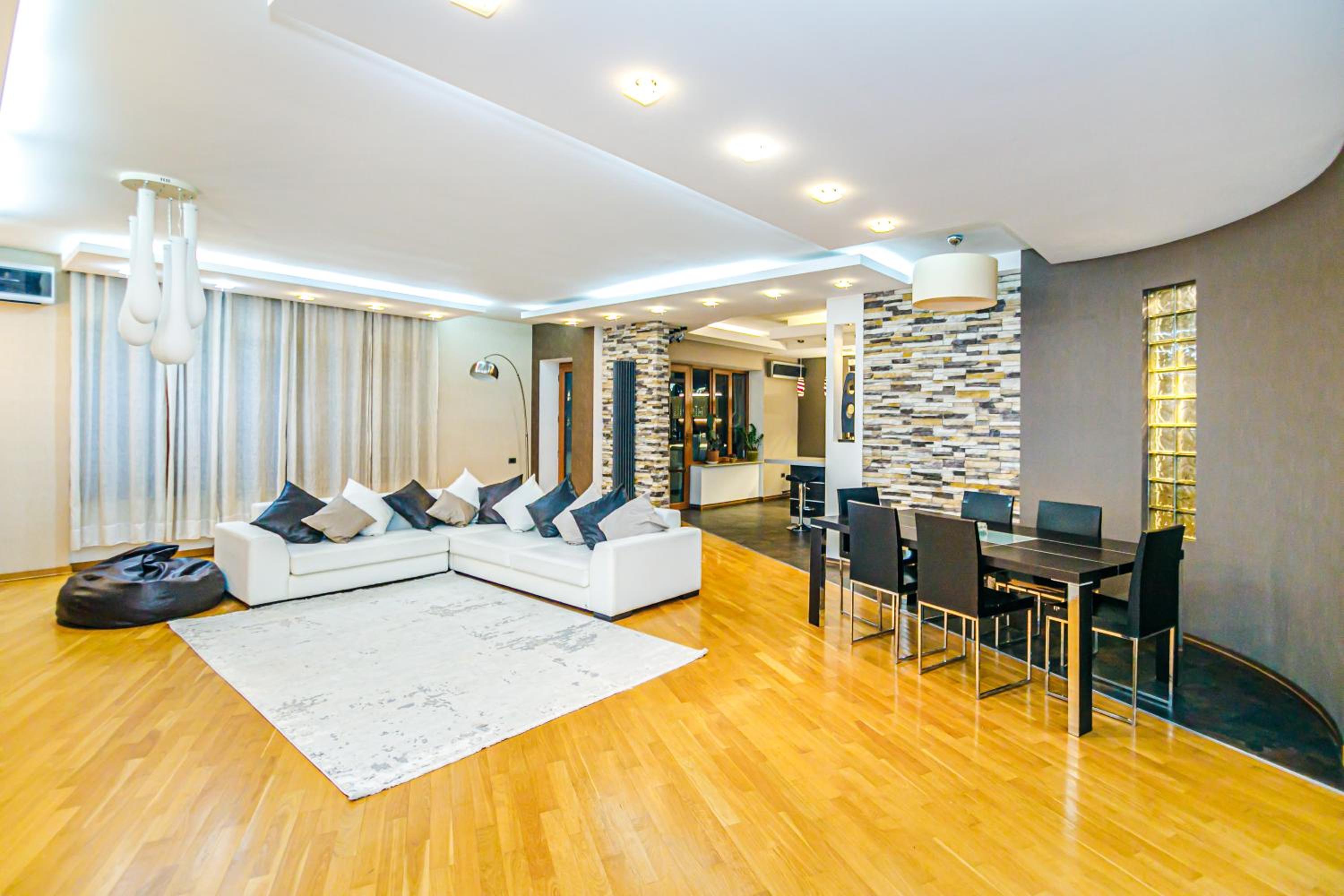Near Marriot Courtyard 4 bedroom