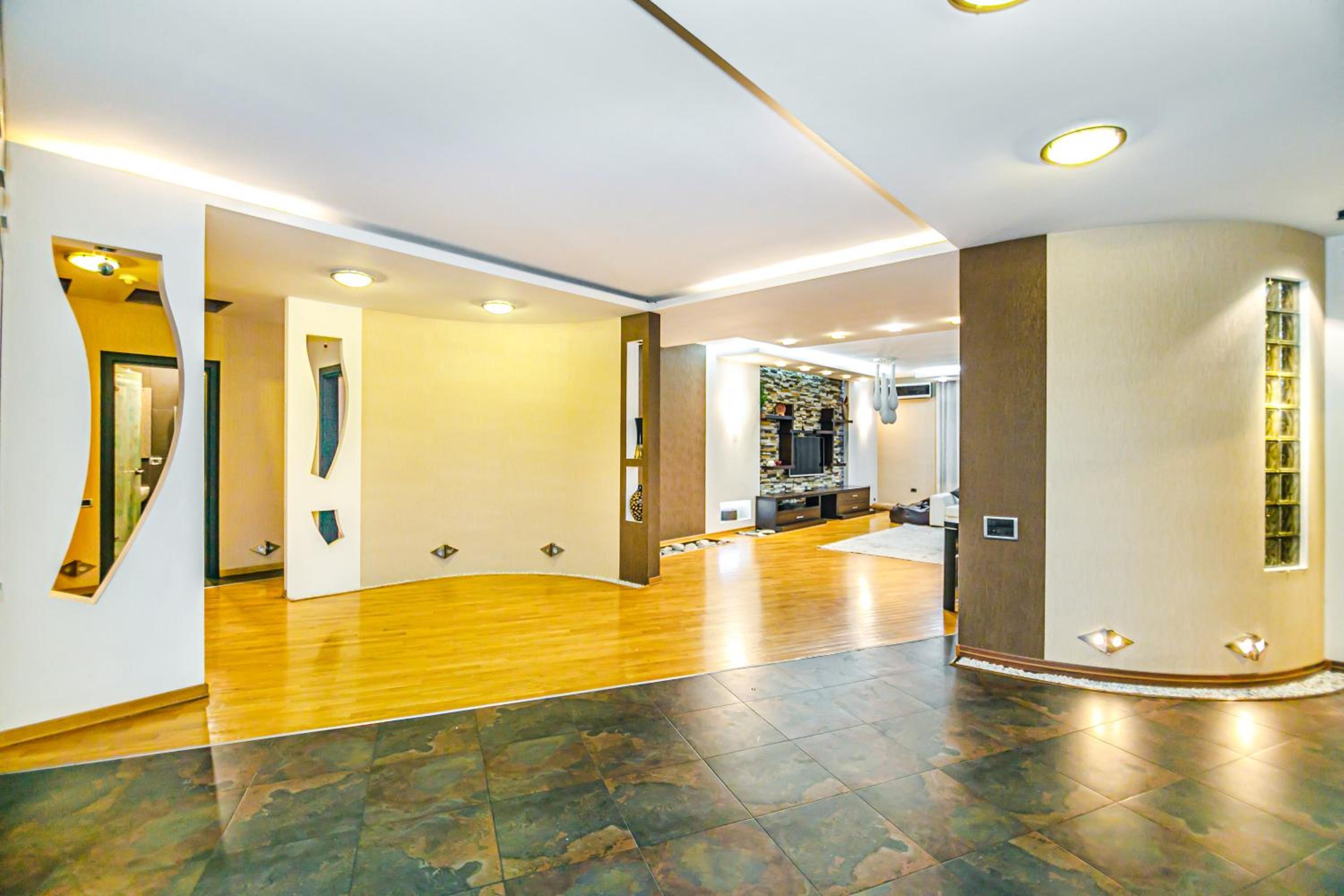 Near Marriot Courtyard 4 bedroom