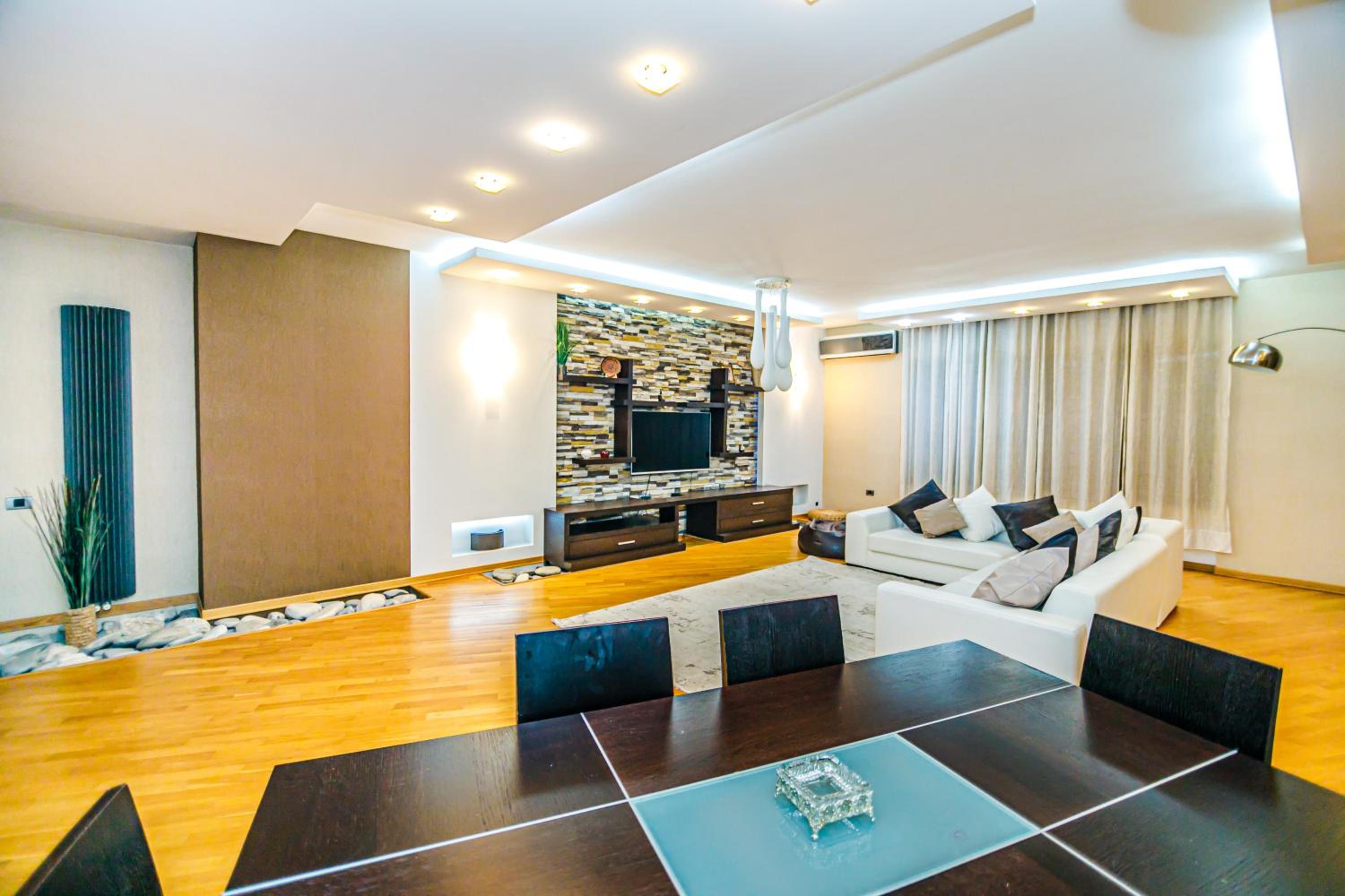 Near Marriot Courtyard 4 bedroom