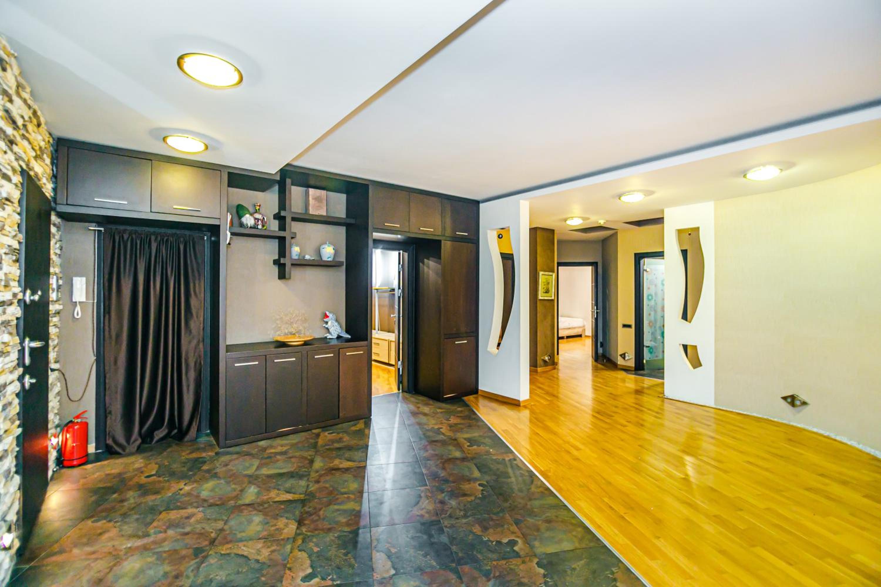 Near Marriot Courtyard 4 bedroom