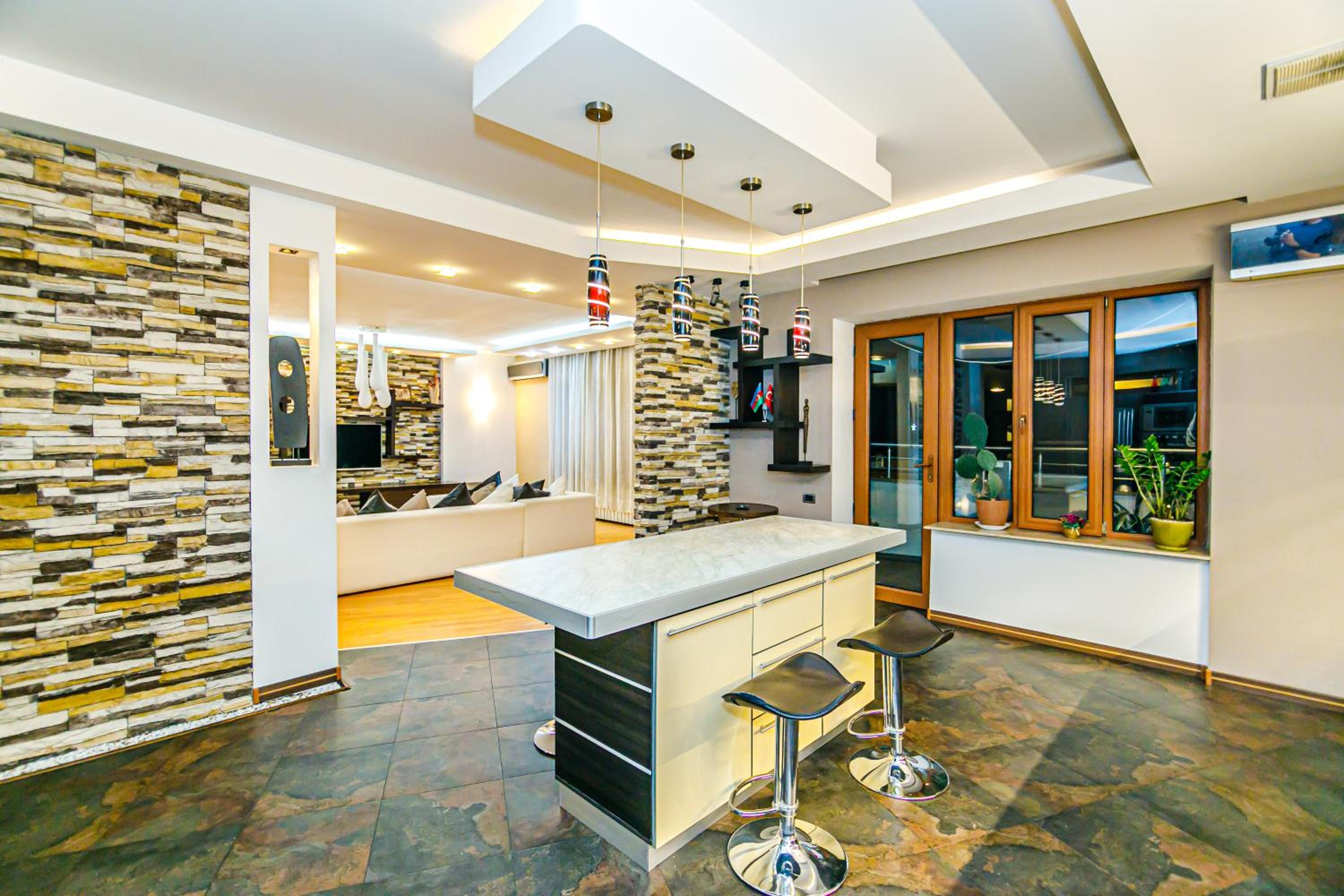 Near Marriot Courtyard 4 bedroom