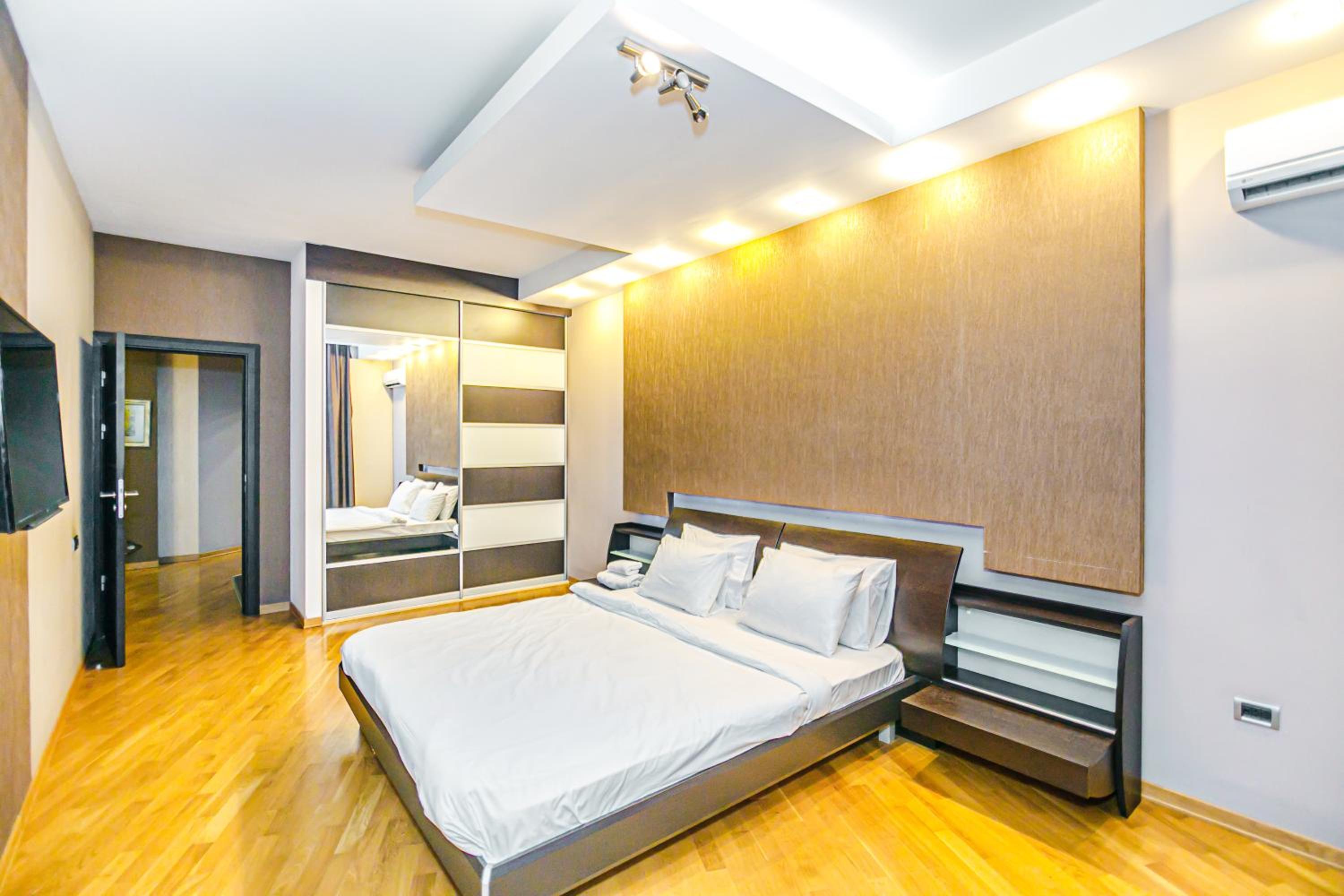 Near Marriot Courtyard 4 bedroom