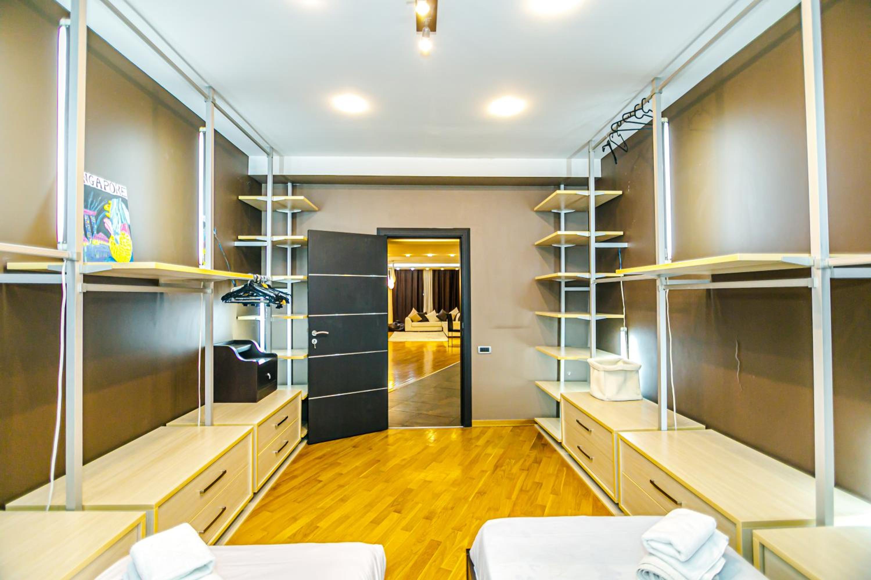 Near Marriot Courtyard 4 bedroom