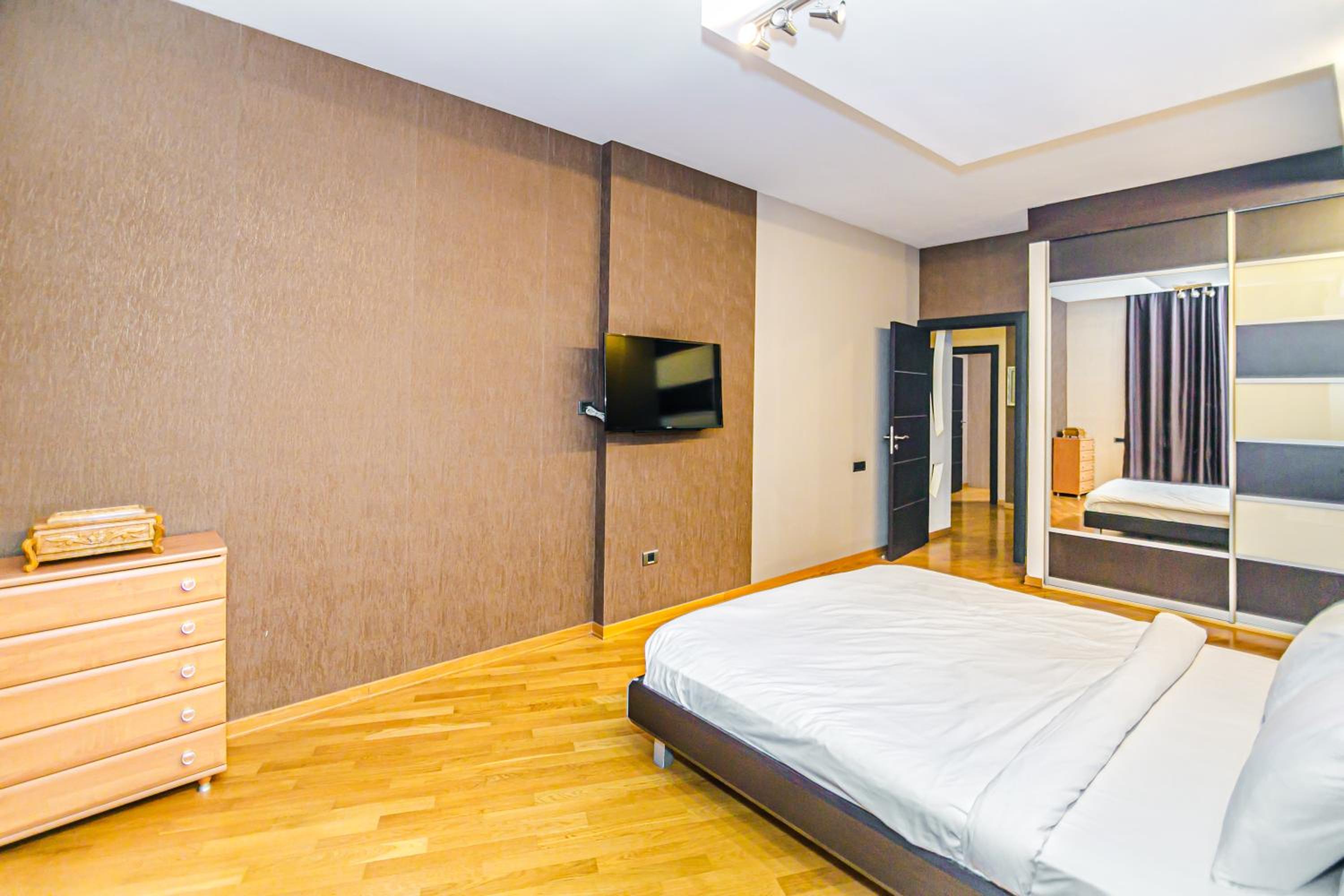 Near Marriot Courtyard 4 bedroom