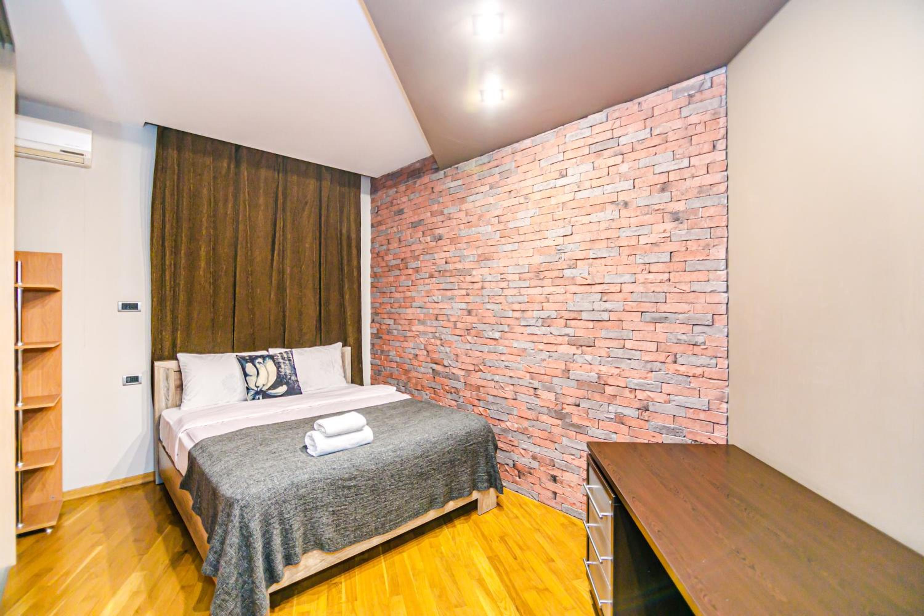 Near Marriot Courtyard 4 bedroom