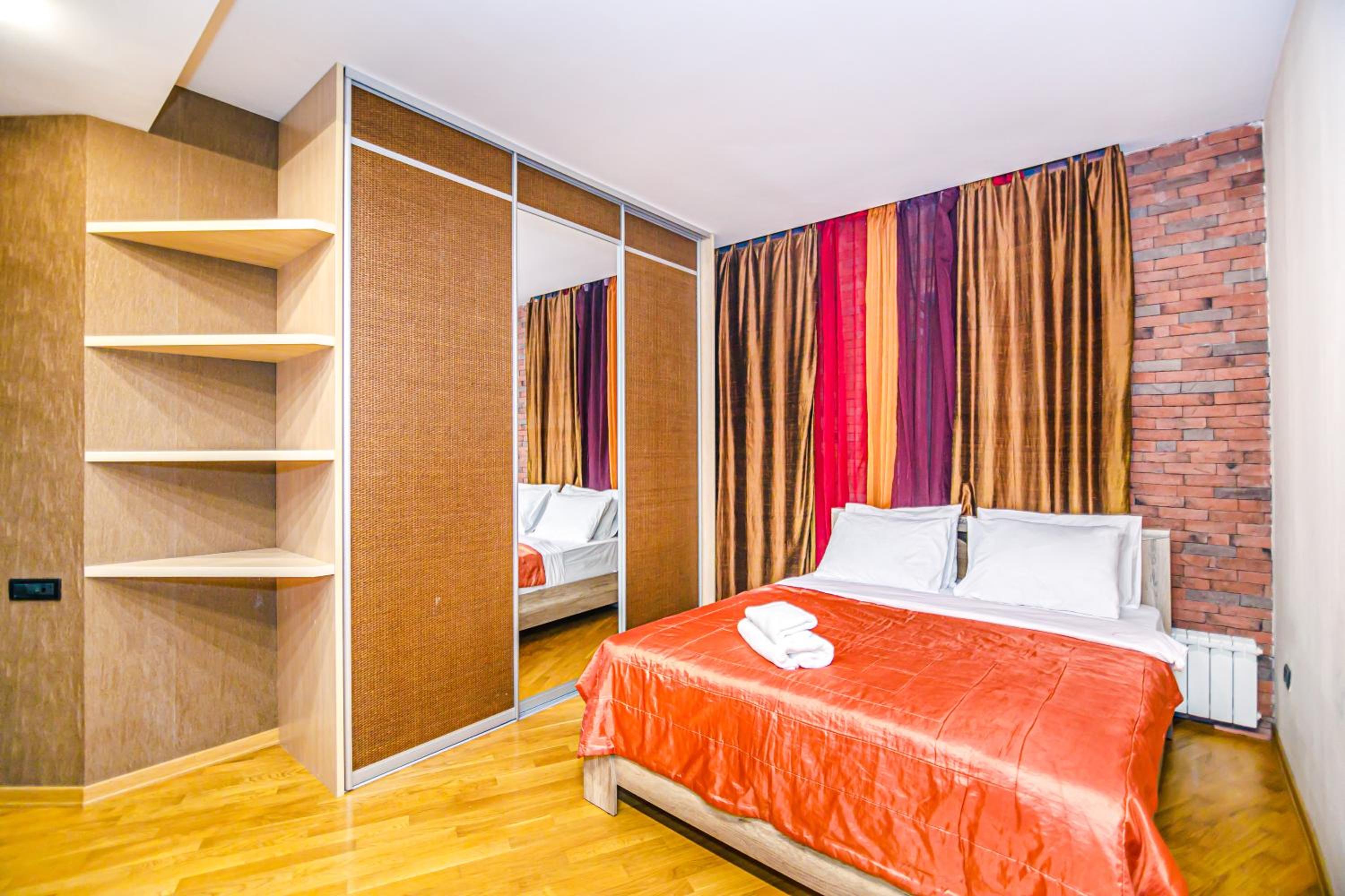 Near Marriot Courtyard 4 bedroom
