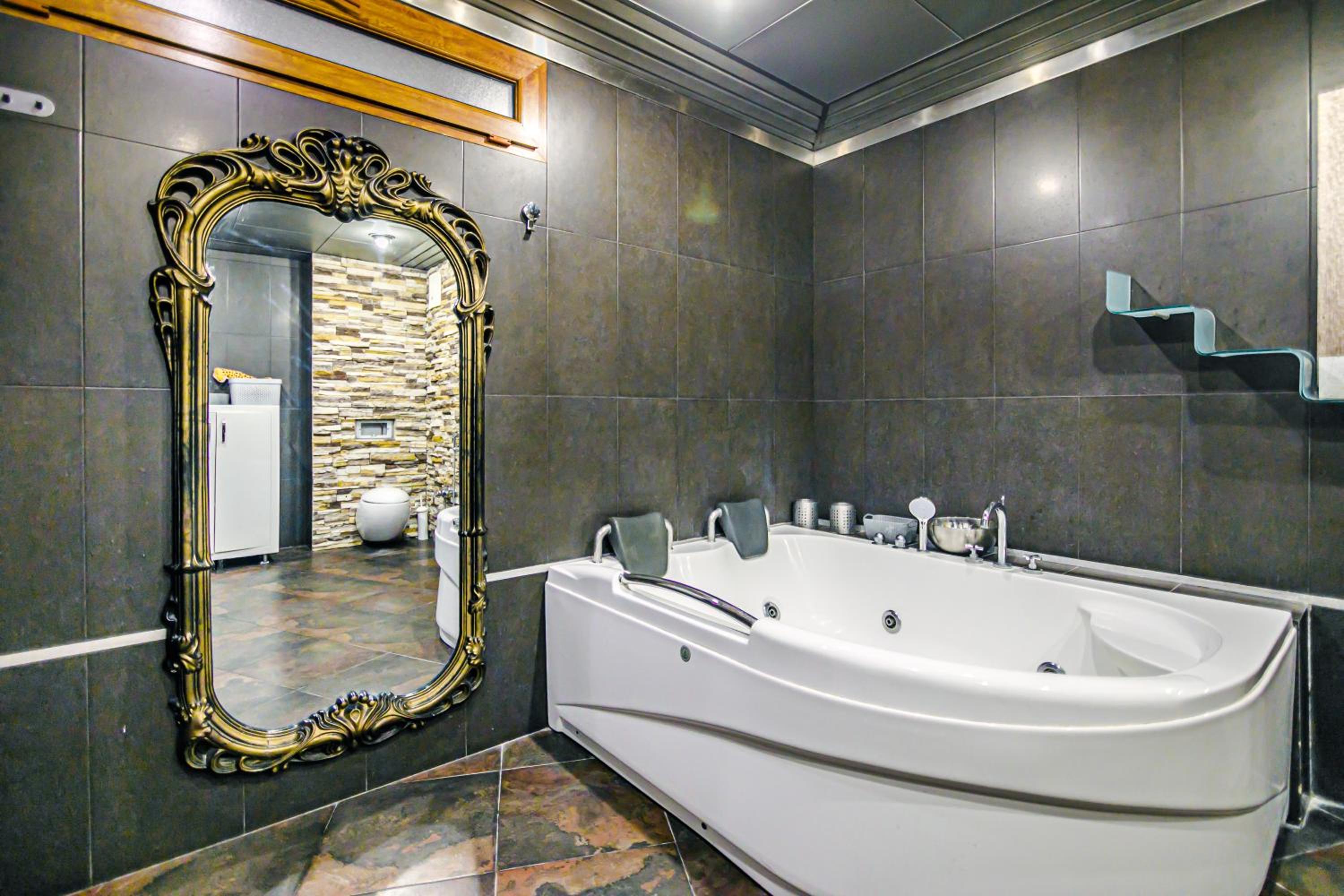 Near Marriot Courtyard 4 bedroom