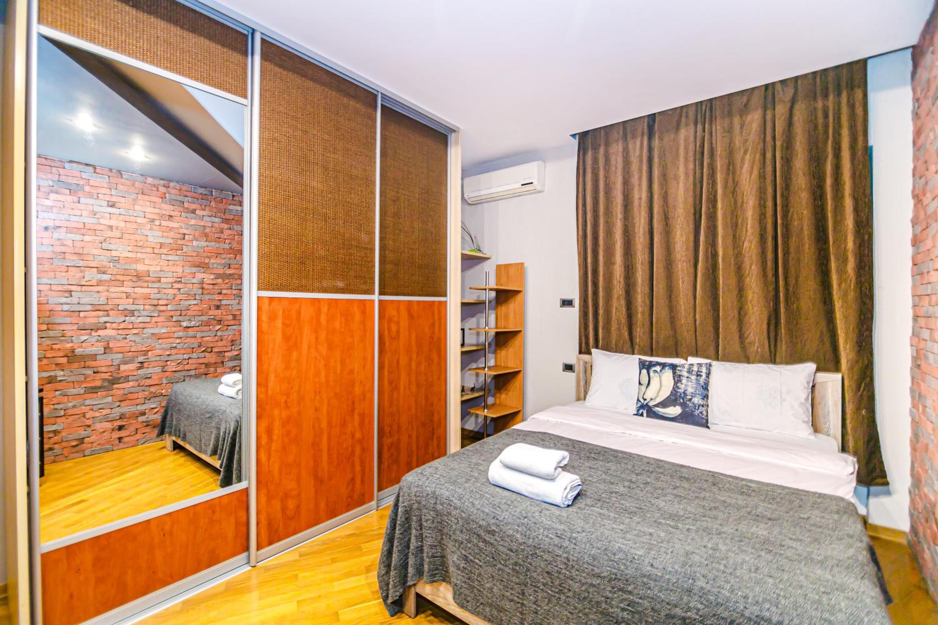 Near Marriot Courtyard 4 bedroom