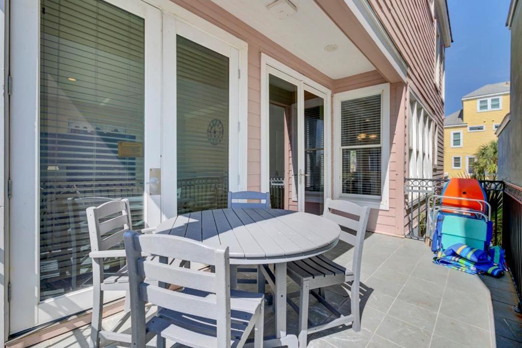 Boardwalk 133 by Wild Dunes, Oceanfront Home in Isle of Palms, US