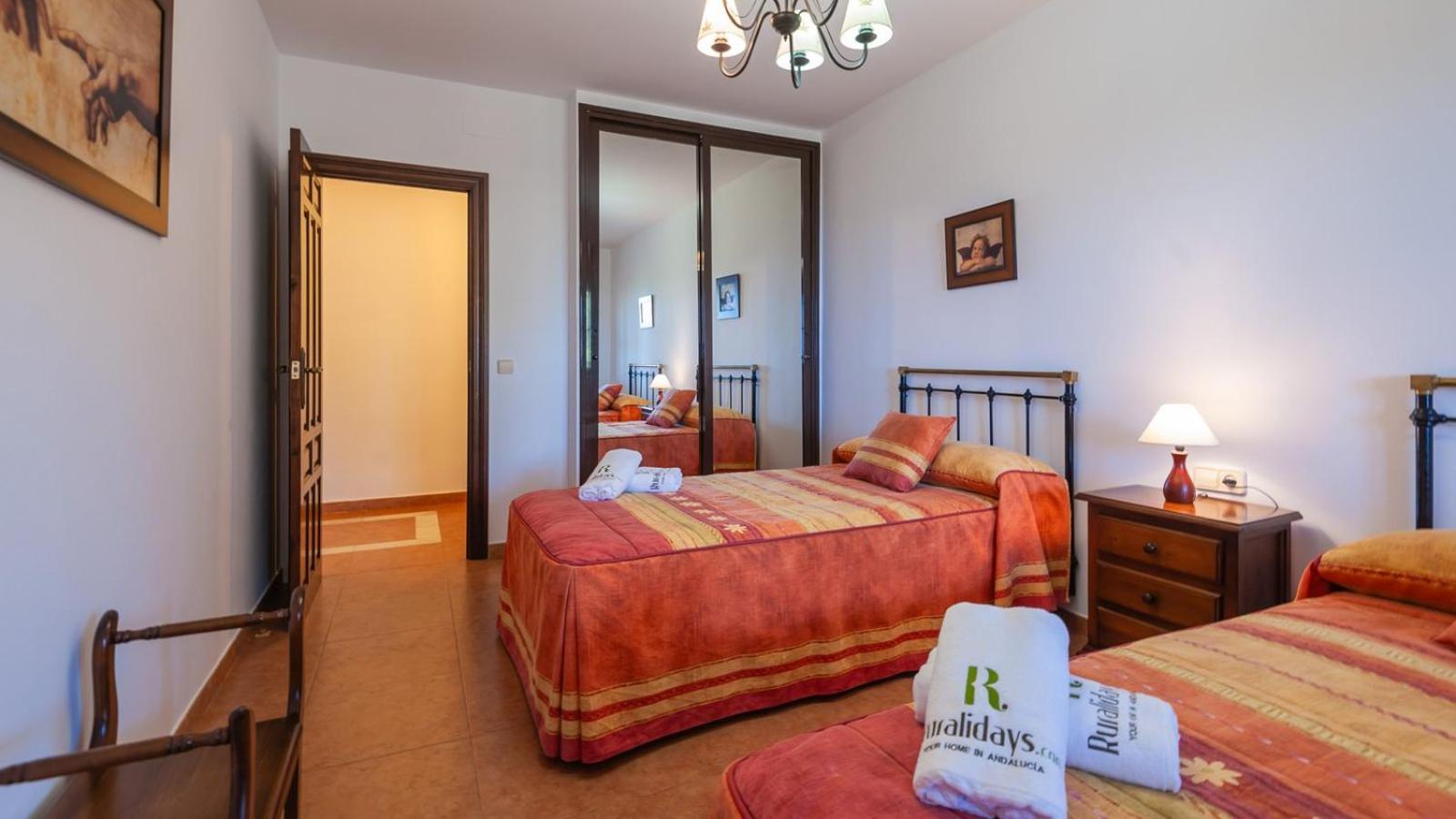 Azuara 3 Dormitorios Los Villares by Ruralidays