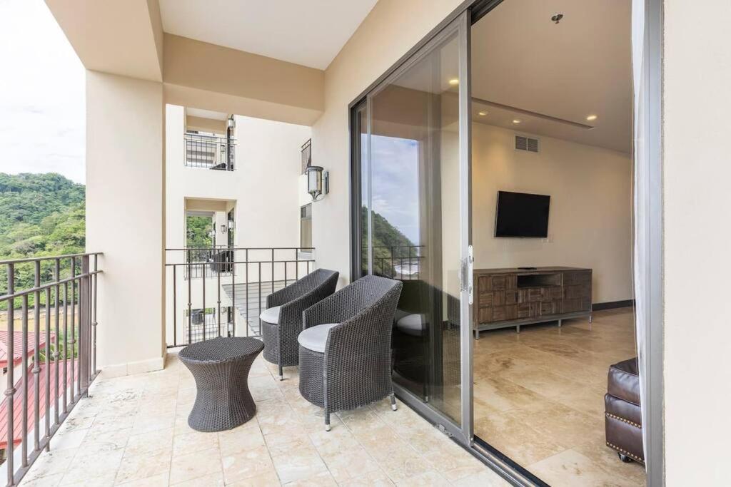 3 Bedroom Condo in Croc's Casino Resort