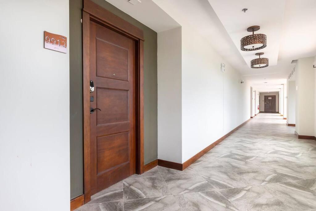 3 Bedroom Condo in Croc's Casino Resort