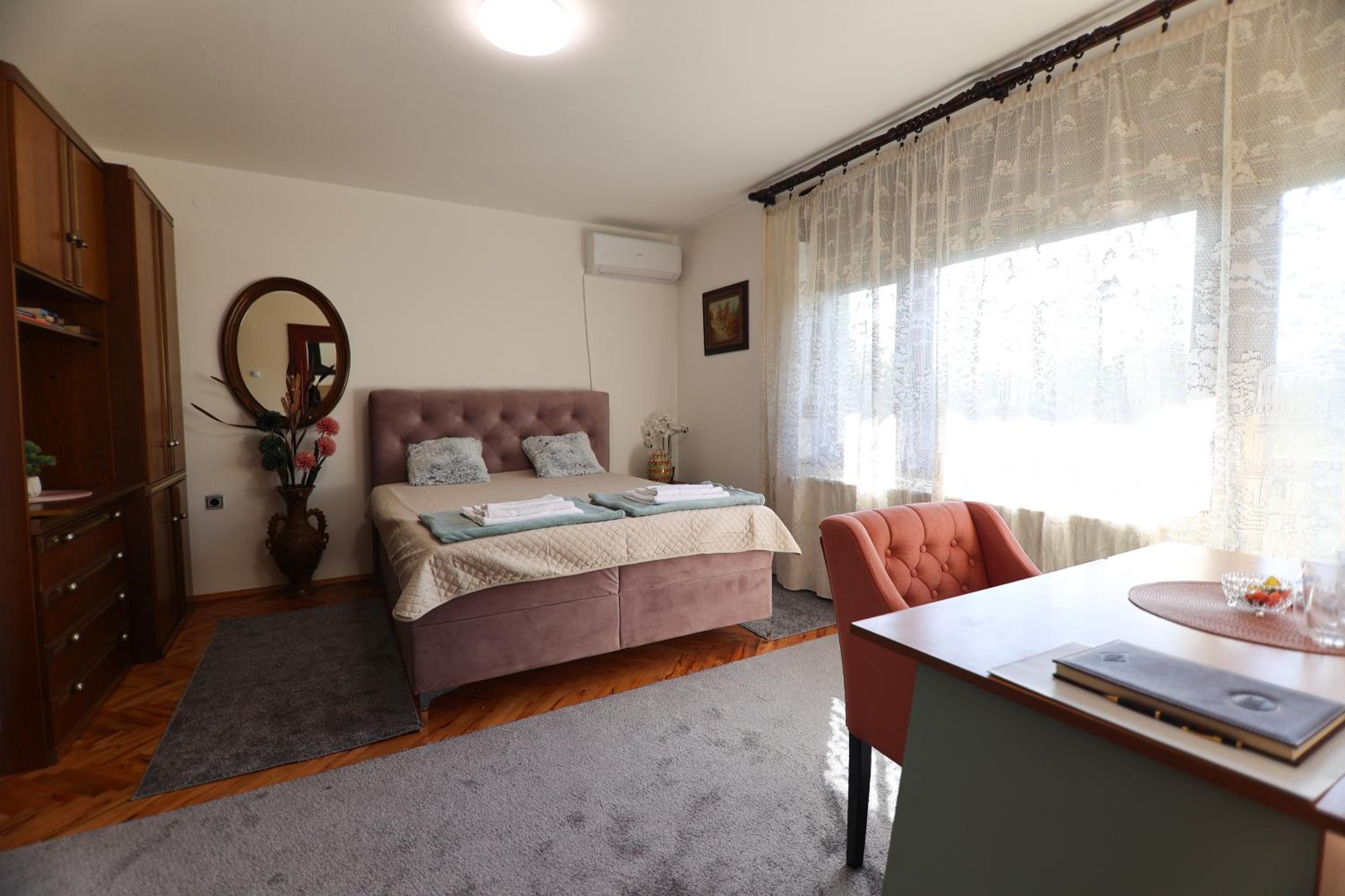 Apartmani Varos & Restaurant