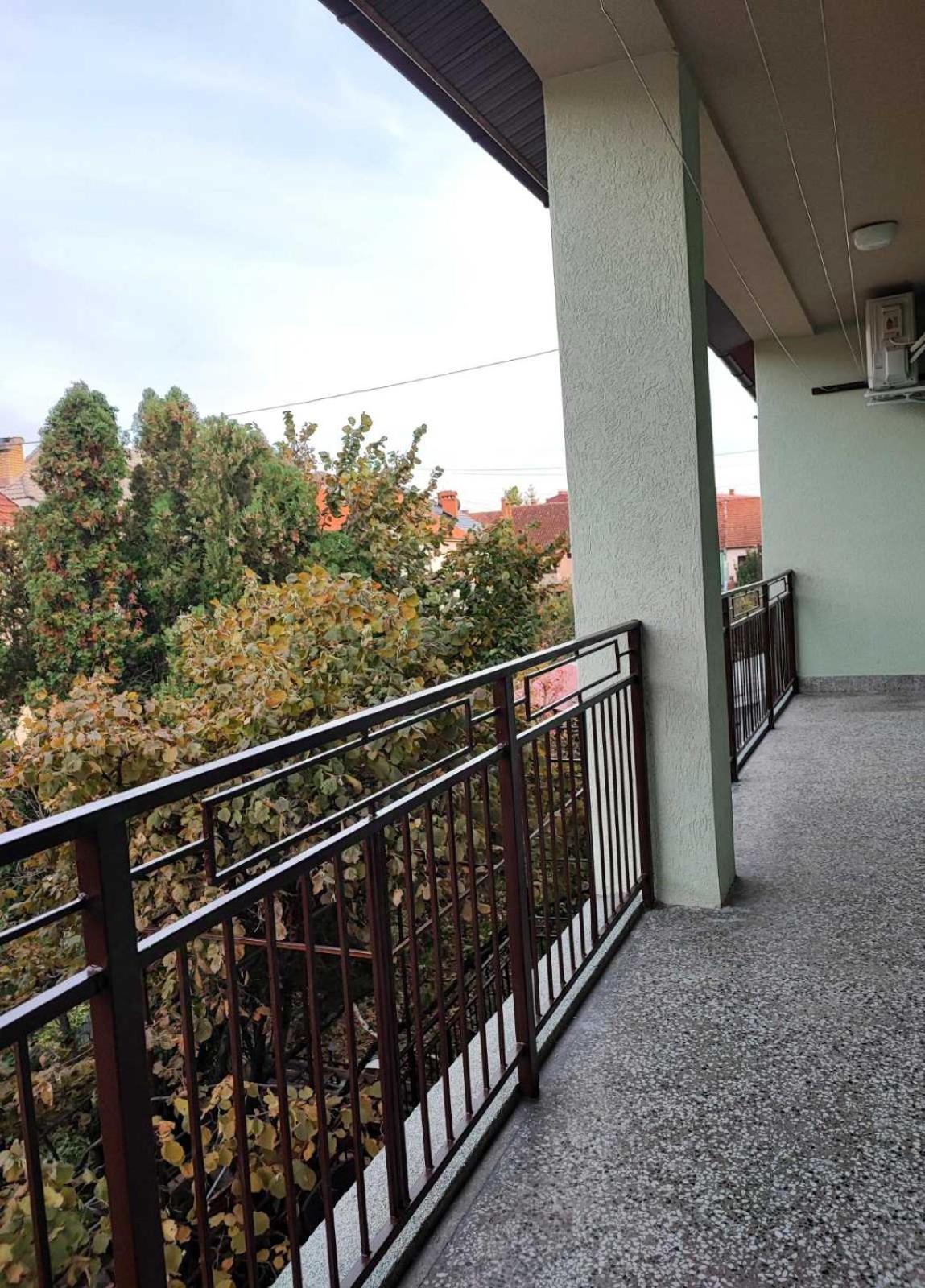 Apartmani Varos & Restaurant