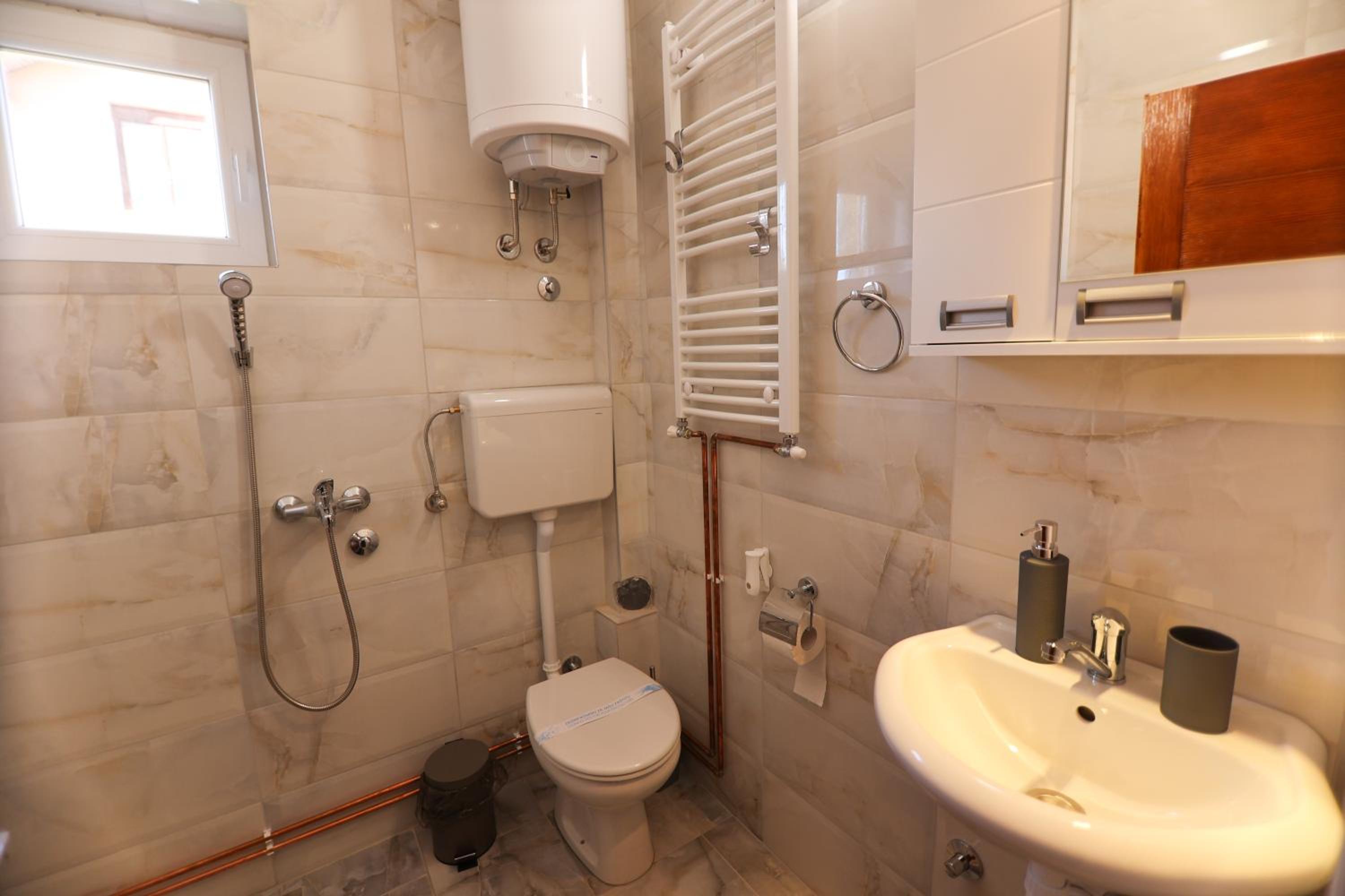 Apartmani Varos & Restaurant